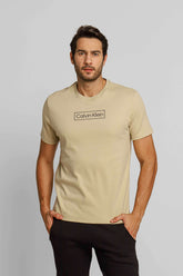 Camiseta Calvin Klein Logo Central Cáqui