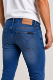 Calça Jeans Calvin Klein Bordado no Bolso - LIVE