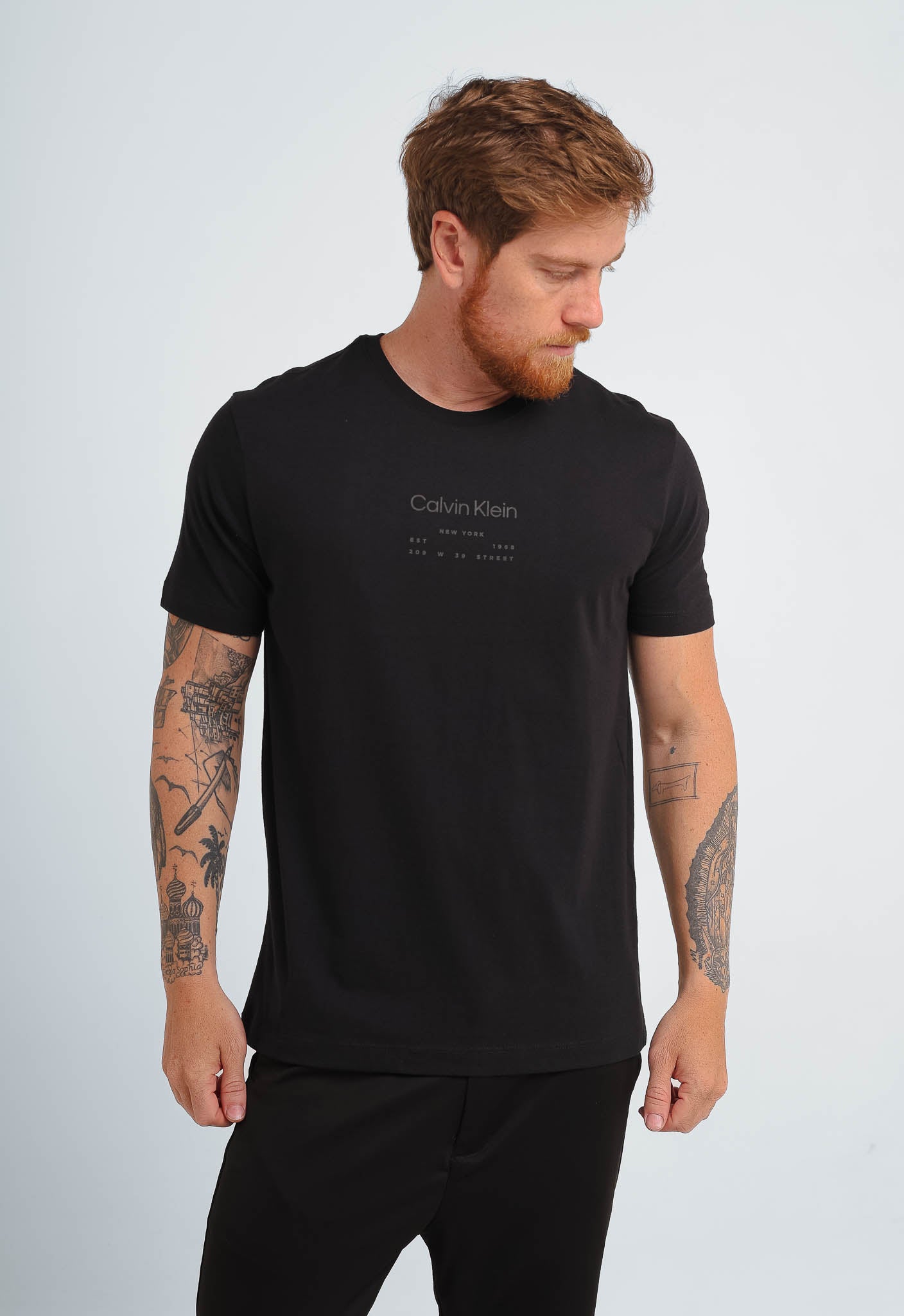 Camiseta Calvin Klein Estampa em Relevo