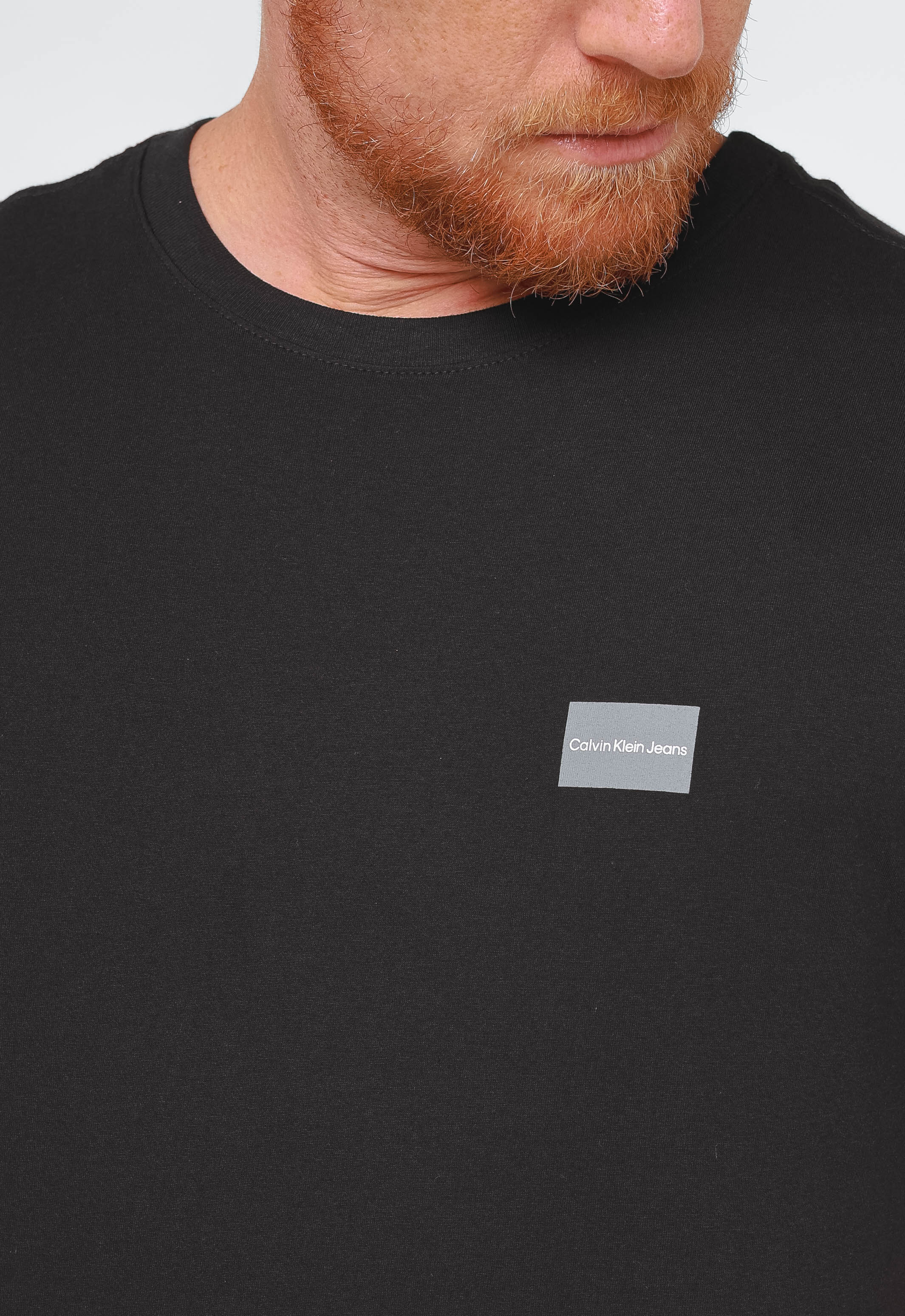 Camiseta Calvin Klein Jeans Logo Peito Quadrada - Sale