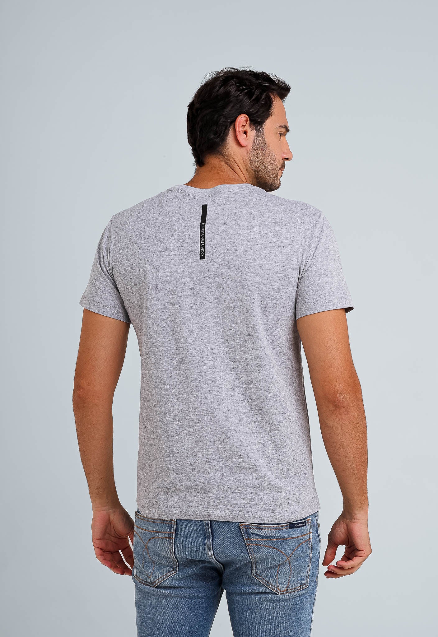 Camiseta Calvin Klein Jeans Logo Central - Sale