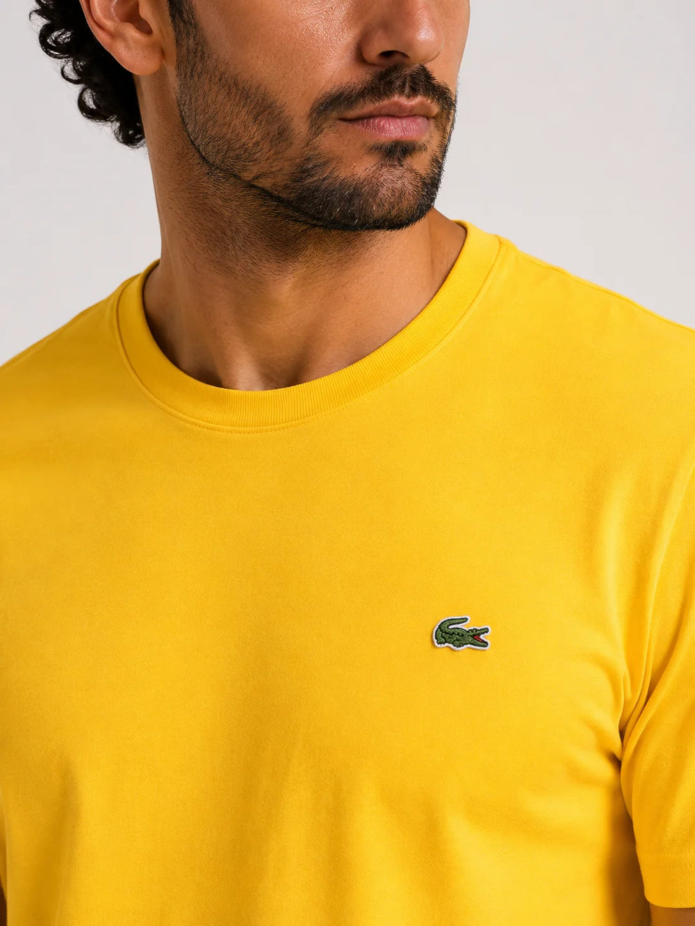 AMARELO