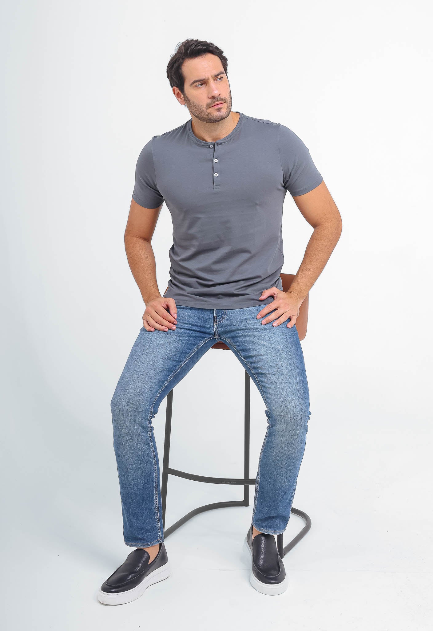 Camiseta Dom Henrico Henley Pima