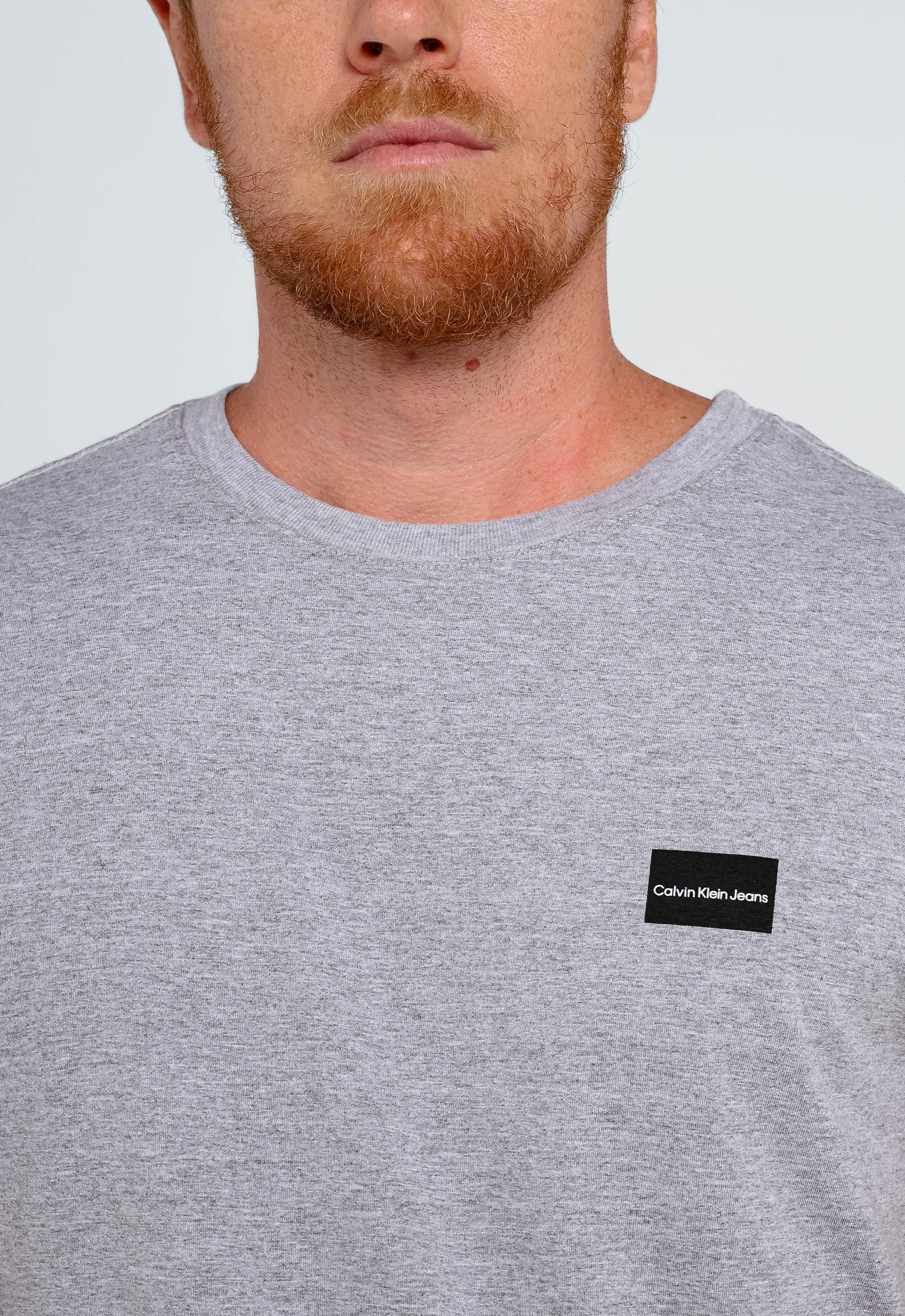 Camiseta Calvin Klein Jeans Logo Peito Quadrada - Sale