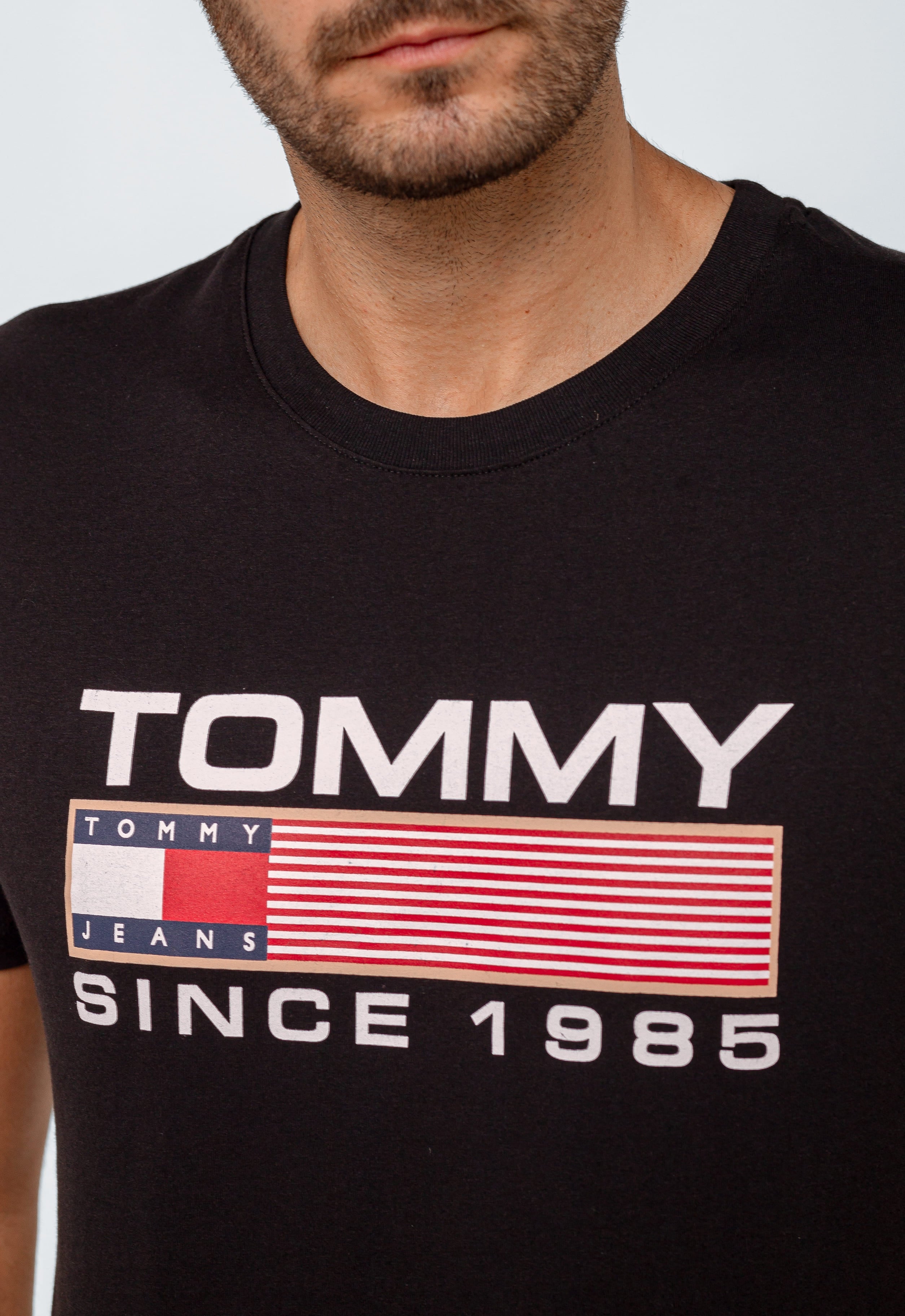 Camiseta Tommy Hilfiger Jeans Since 1985 - Sale.