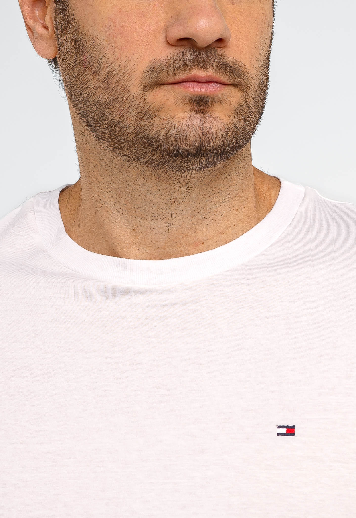 Camiseta Tommy Hilfiger Básica Essential - Sale