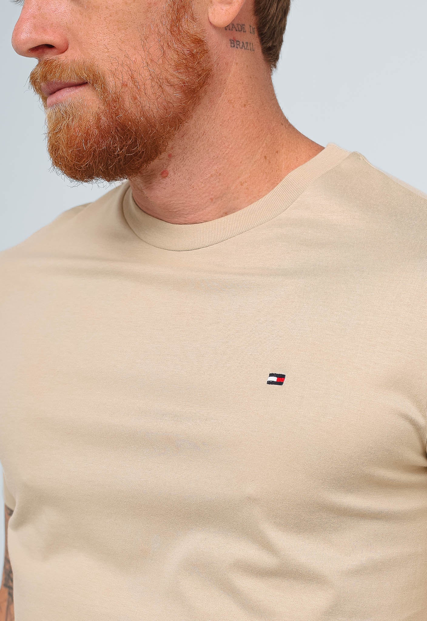 Camiseta Tommy Hilfiger Básica Essential - Sale