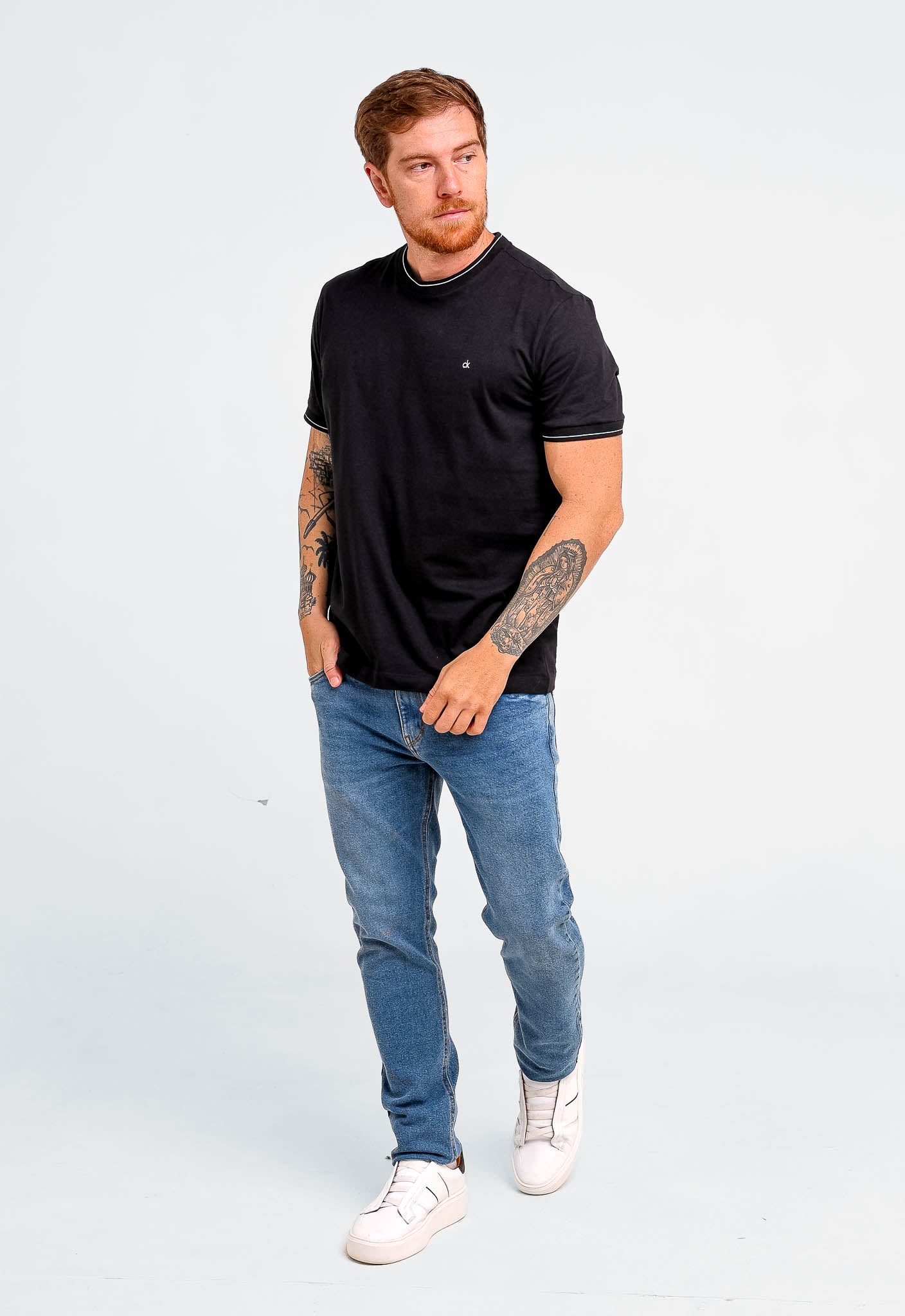 Camiseta Calvin Klein Gola E Punho Friso