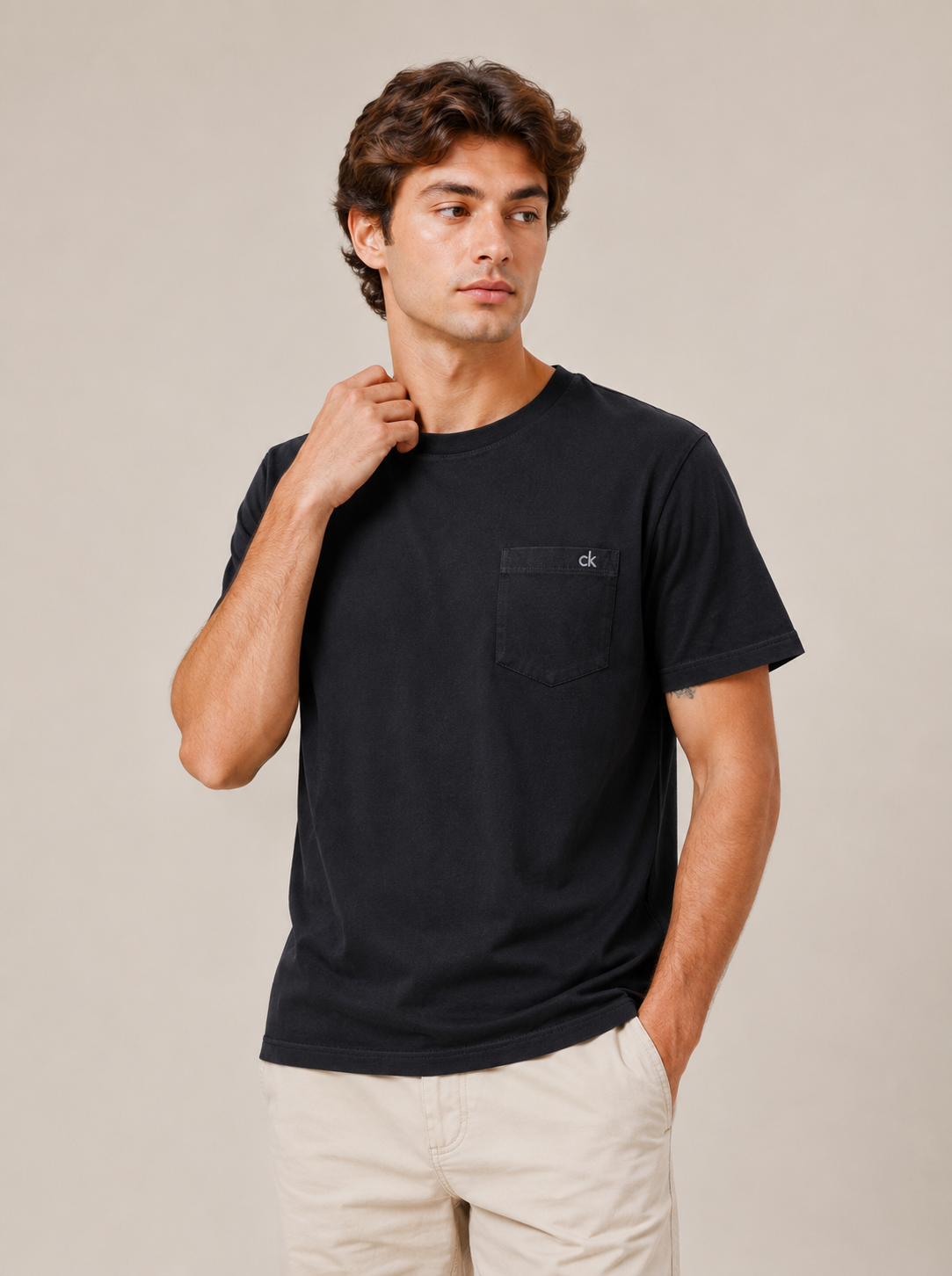 Camiseta Calvin Klein Bolso Peito - LIVE