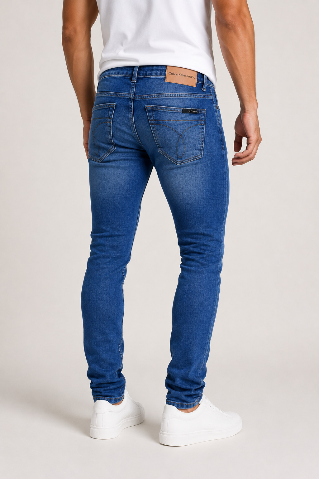 Calça Jeans Calvin Klein Bordado no Bolso - LIVE