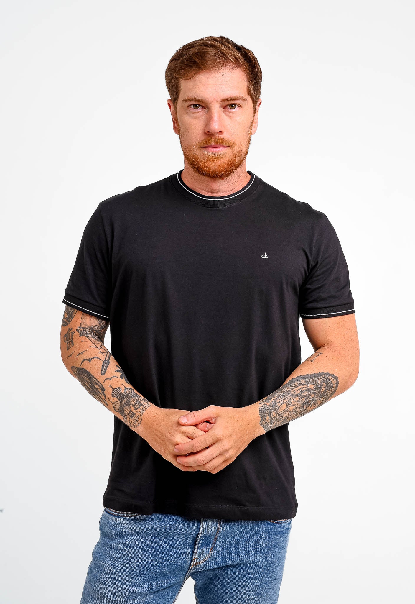Camiseta Calvin Klein Gola E Punho Friso