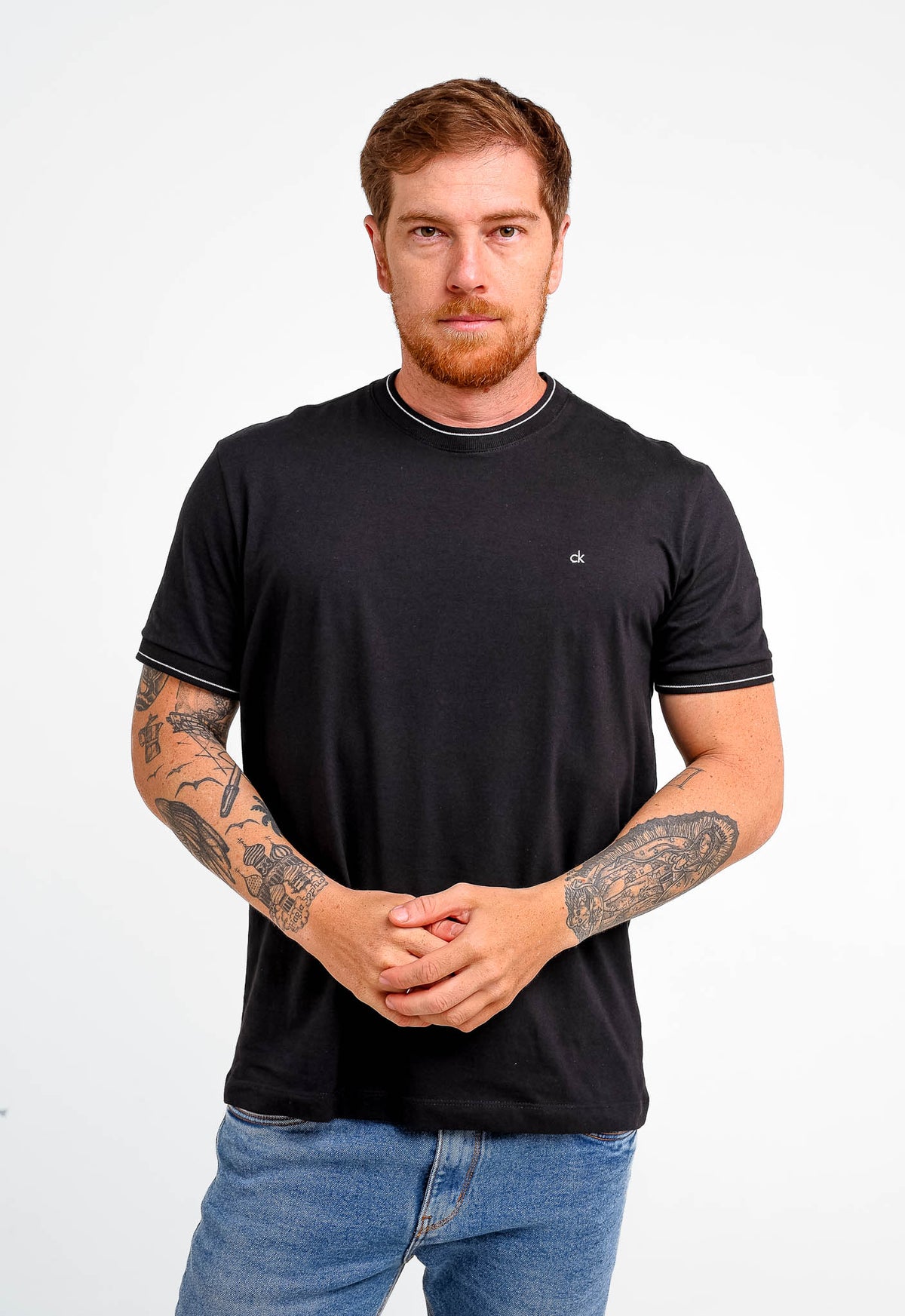Camiseta Calvin Klein Gola E Punho Friso
