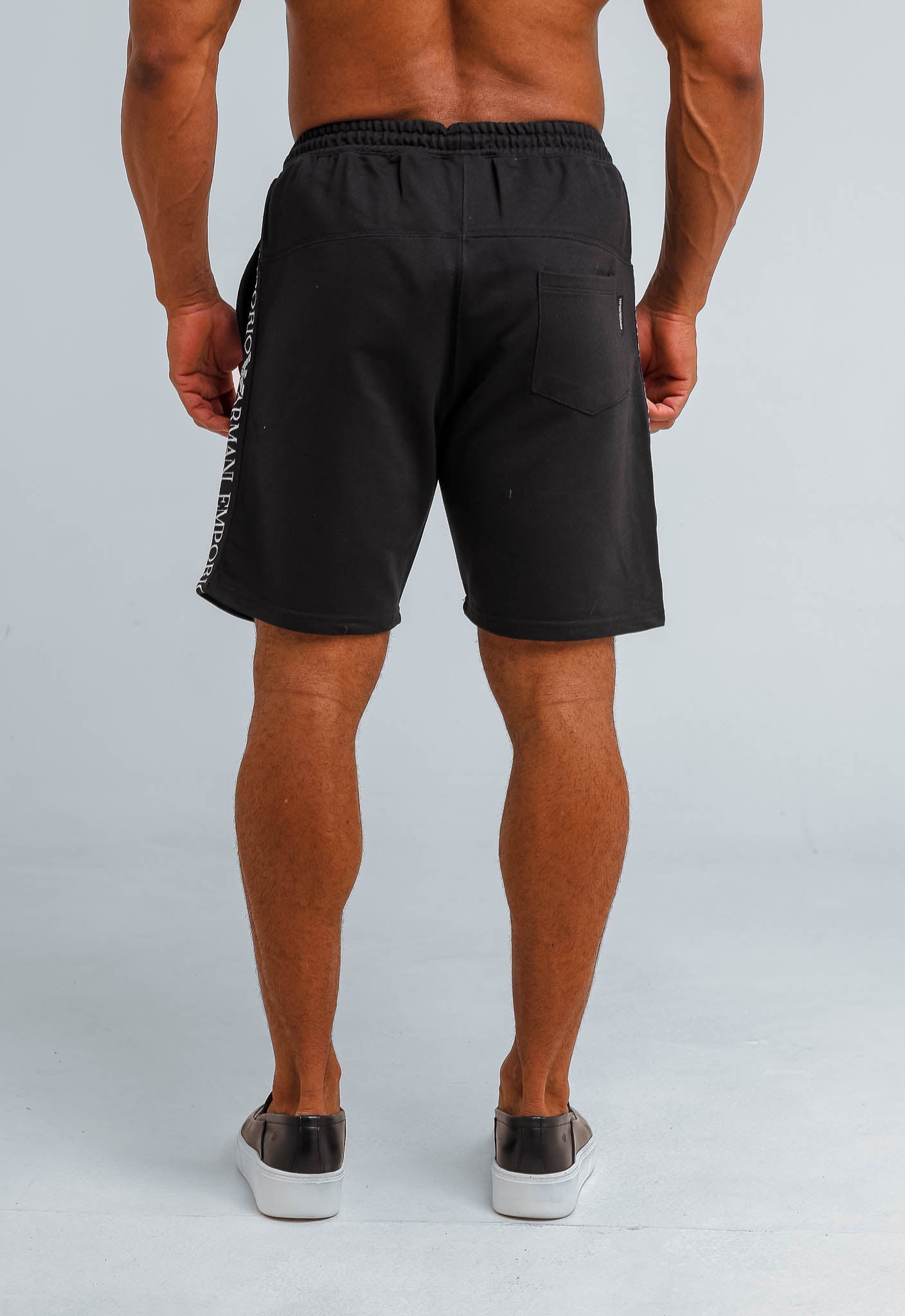 Bermuda Emporio Armani Moletom Preta Detalhe Lateral Branco - Henri Store