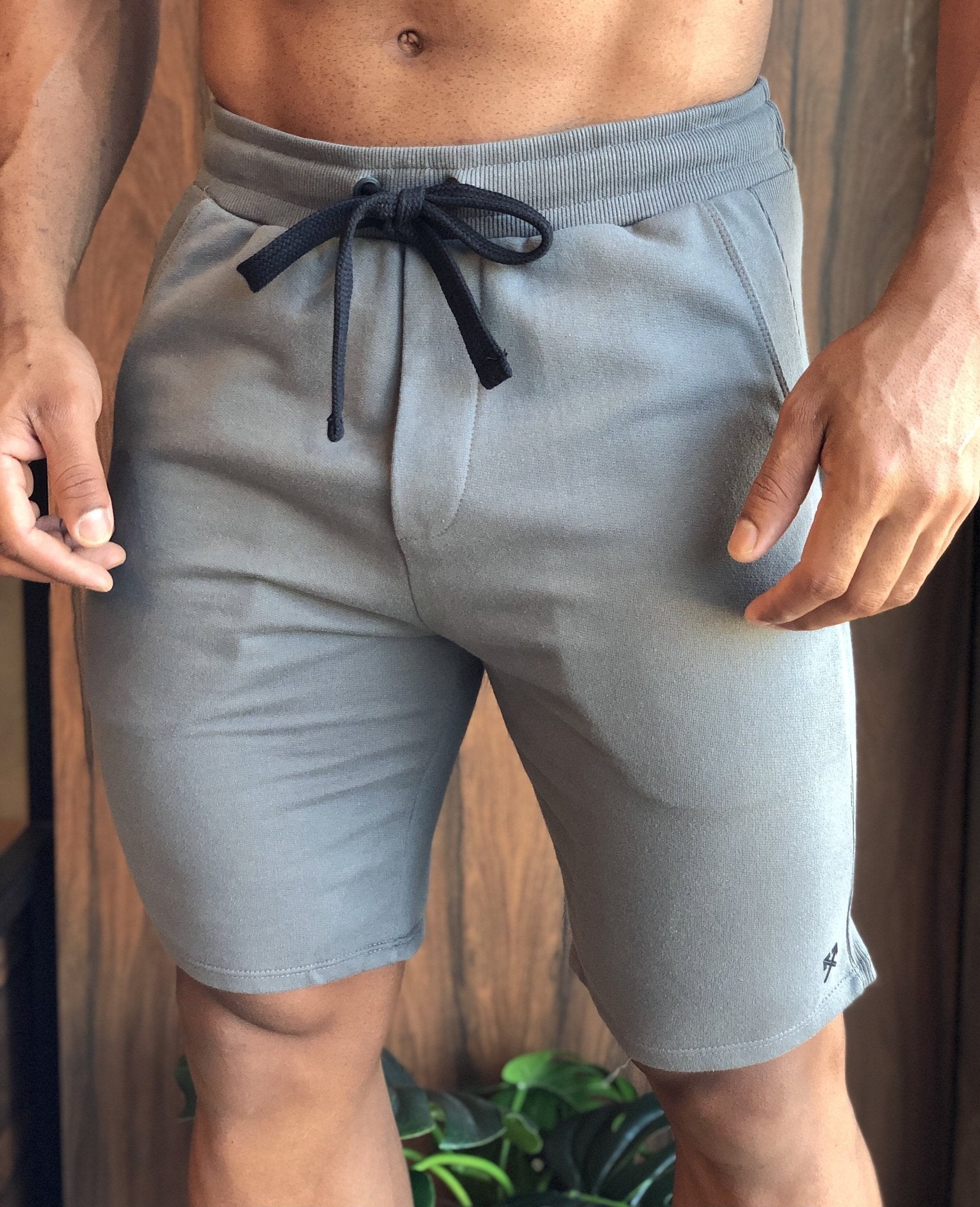 Bermuda Masculina Eleven em Moletom com Recortes Laterais - Henri Store