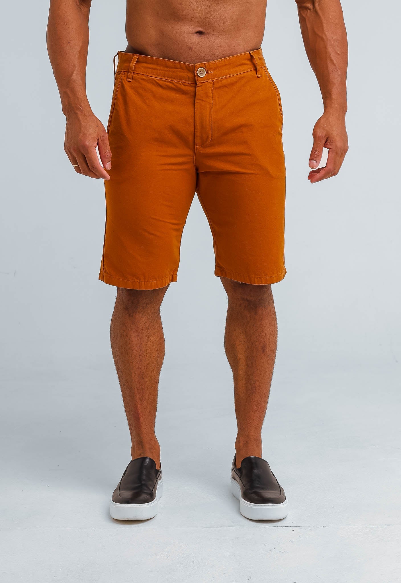 Bermuda Masculina RL em Sarja Caramelo - Henri Store