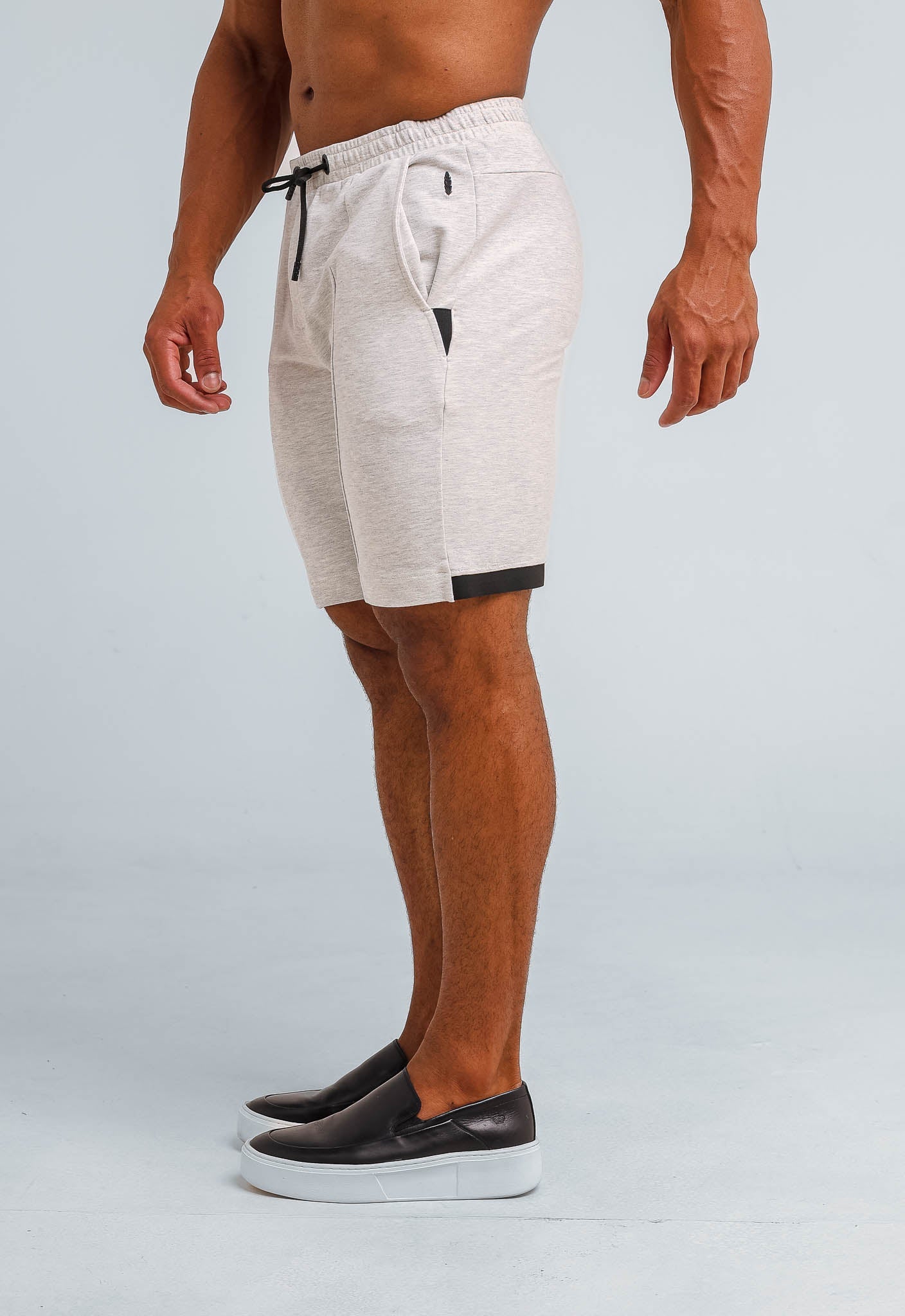 Bermuda Red Feather Black Tape - Henri Store