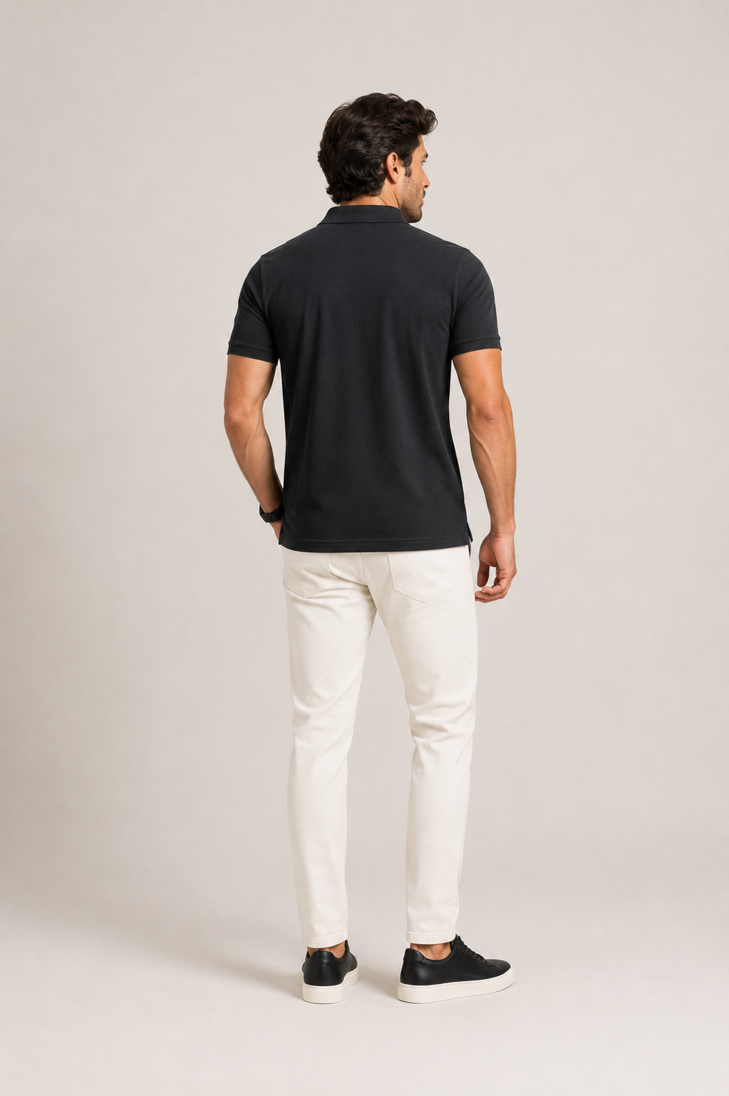 Polo Masculina Izod Manga Curta Básica Preta com Logo Vermelho - LIVE