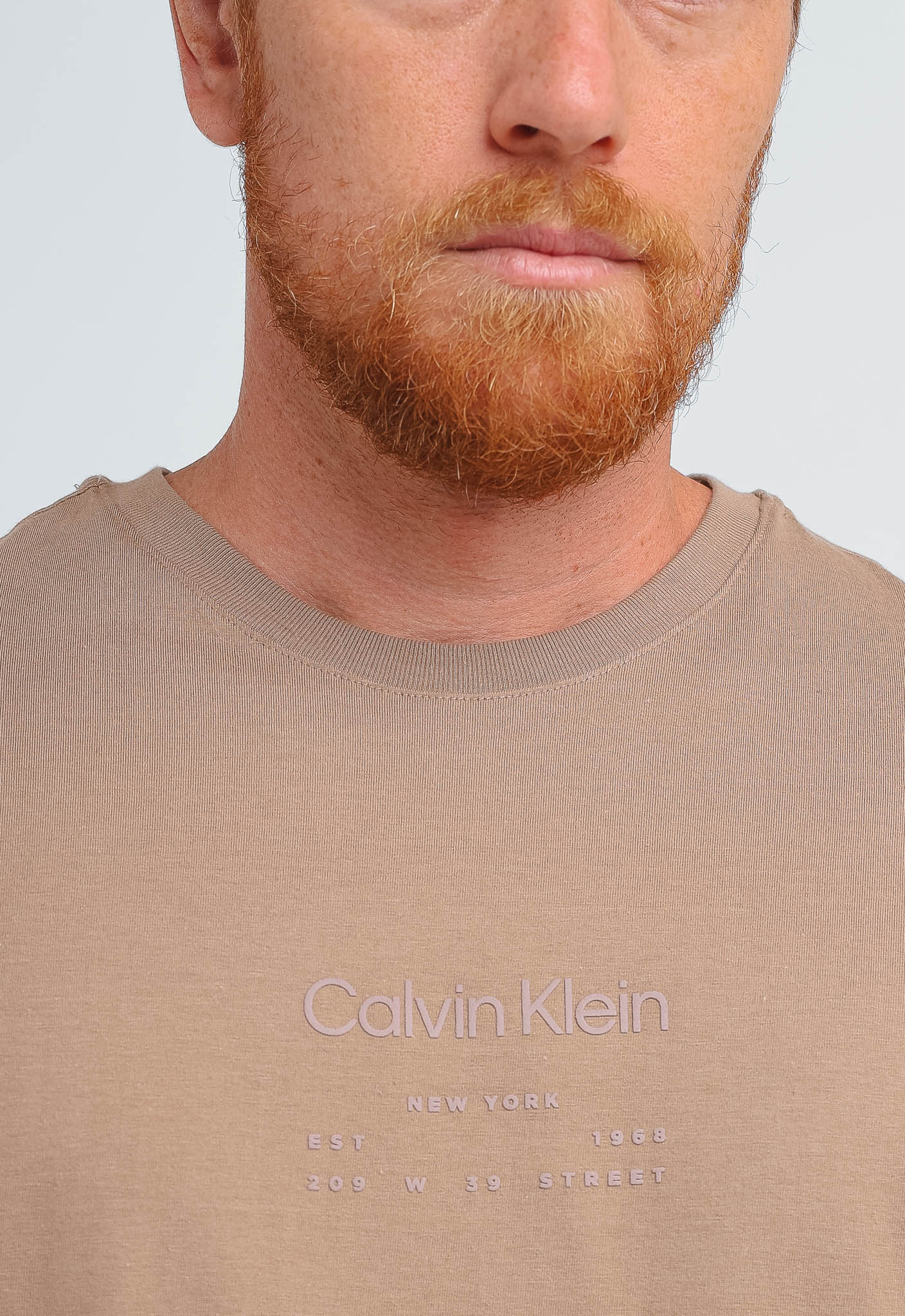 Camiseta Calvin Klein Estampa em Relevo