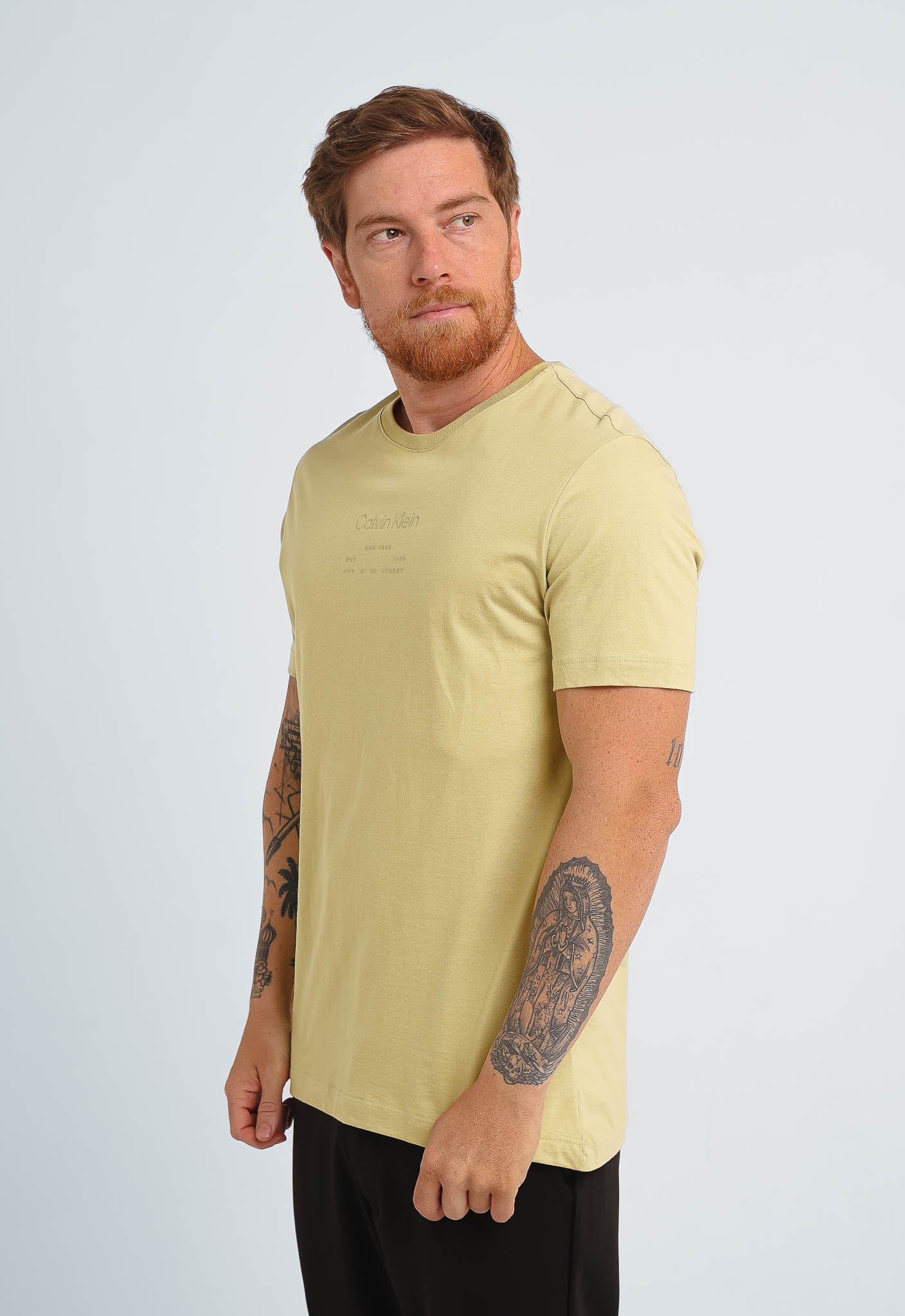 Camiseta Calvin Klein Estampa em Relevo