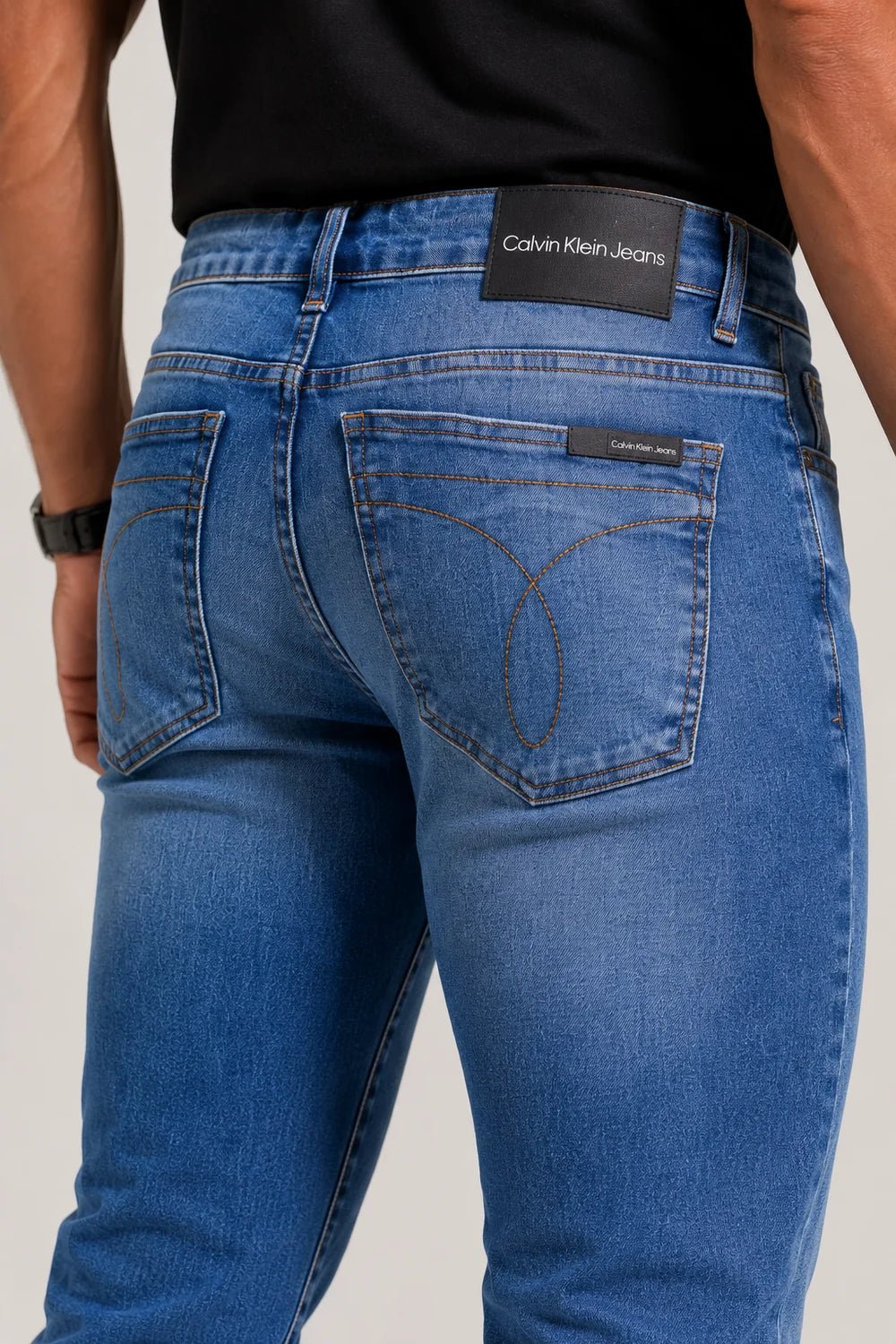 Calça Jeans CK Bordado Bolso Jeans Claro- Live - Henri Store