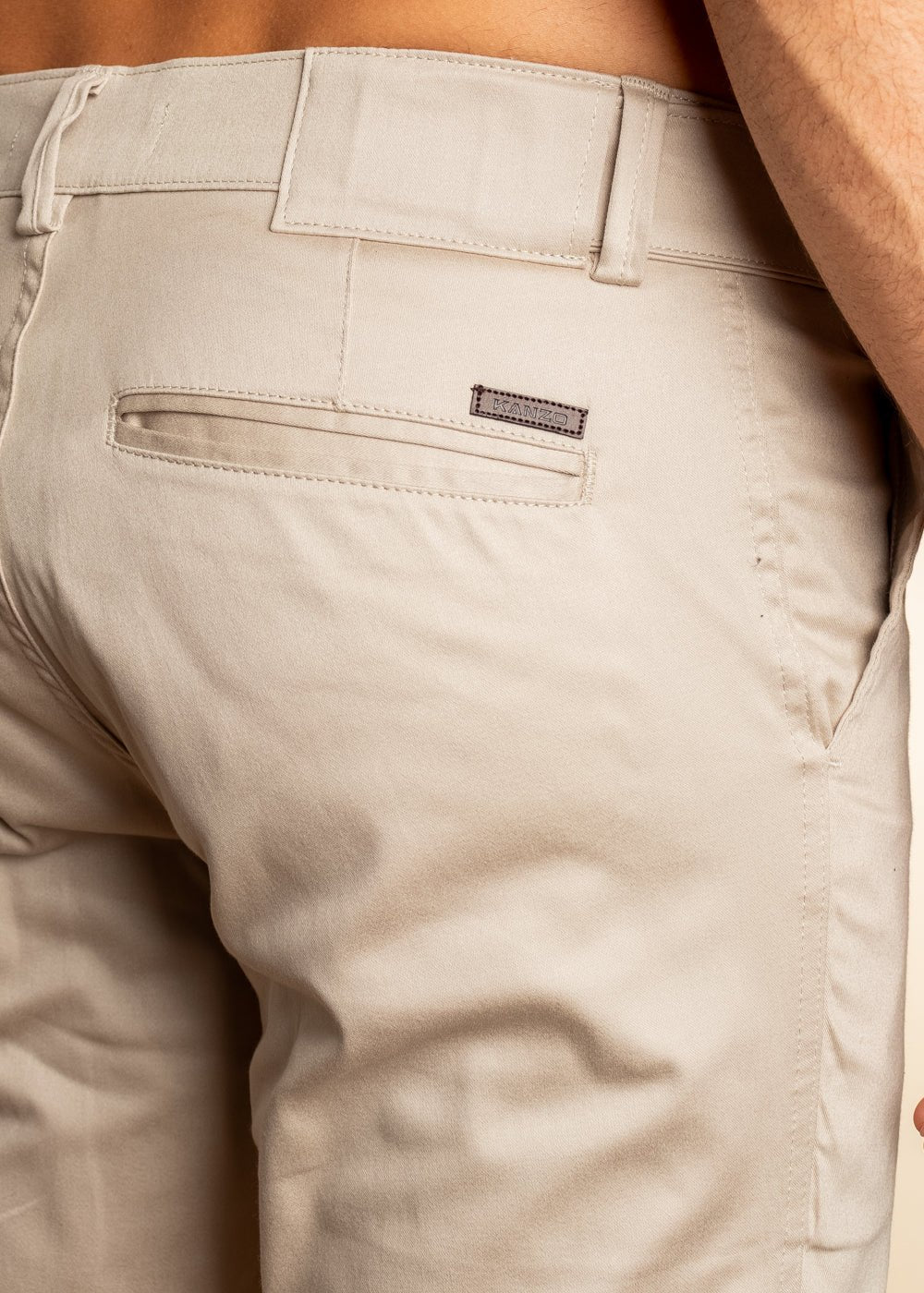 Calça Kanzo Slim Bege Bolso Faca - Henri Store