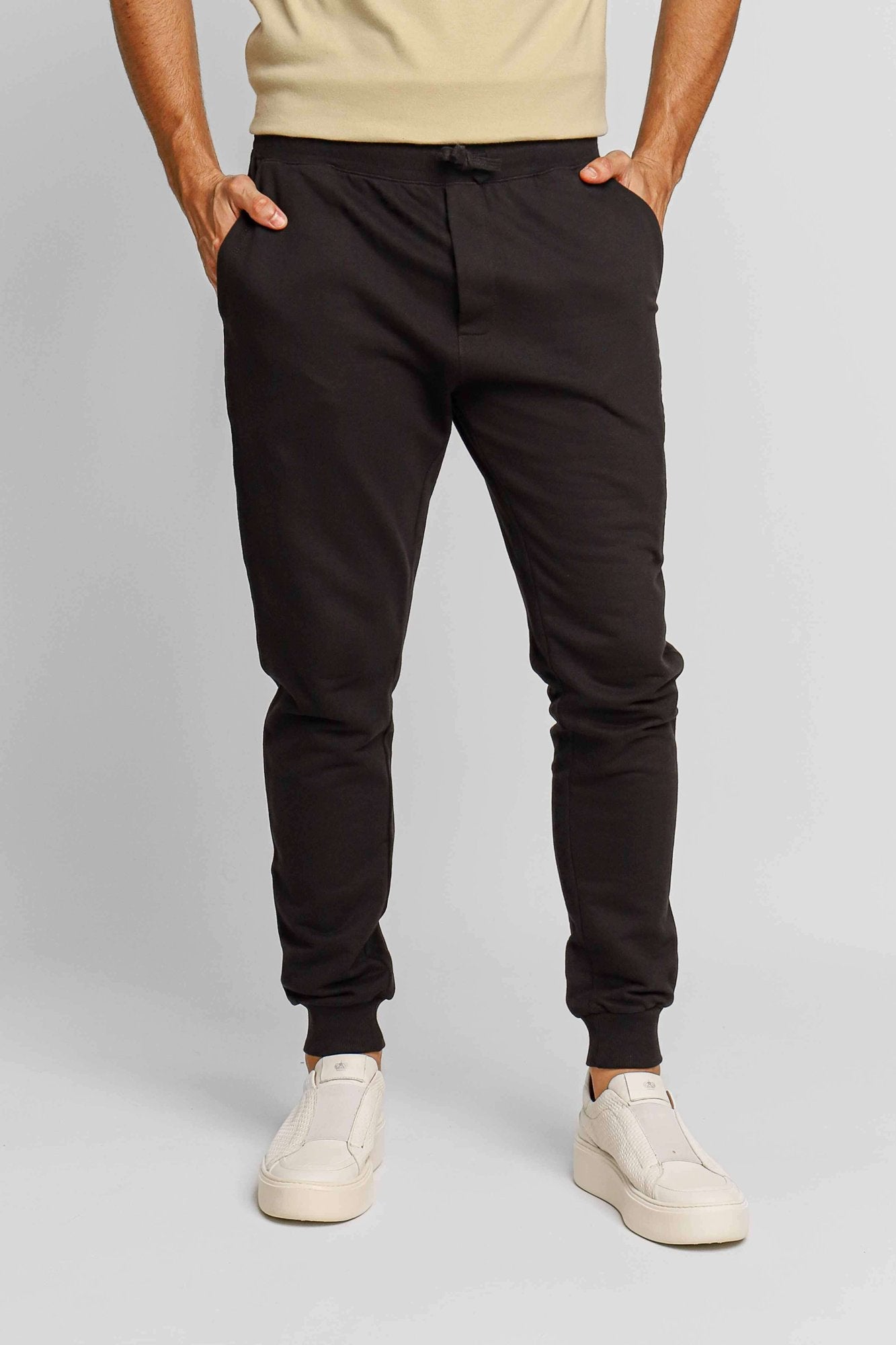Calça Masculina Jogger Moletom Calvin Klein Embossed Preta - Live - Henri Store