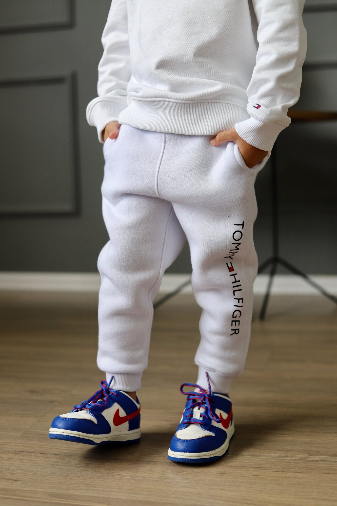 Calça Tommy Hilfiger Logo Lateral Branca Infantil - Henri Store