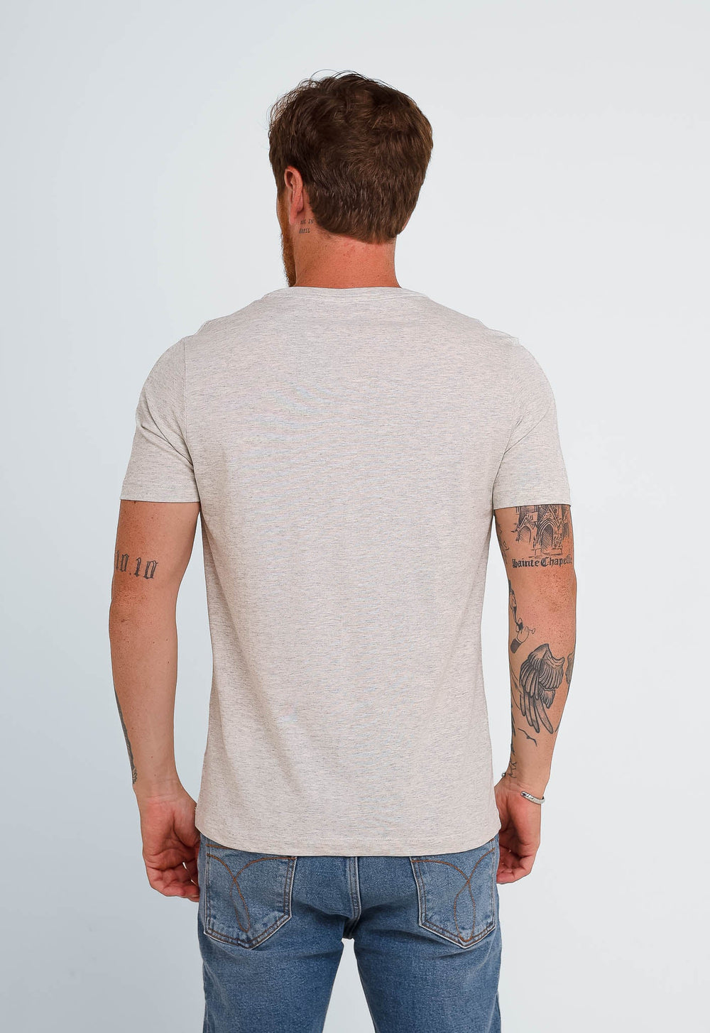 Camiseta Aramis Logo Peito Escrita - Henri Store