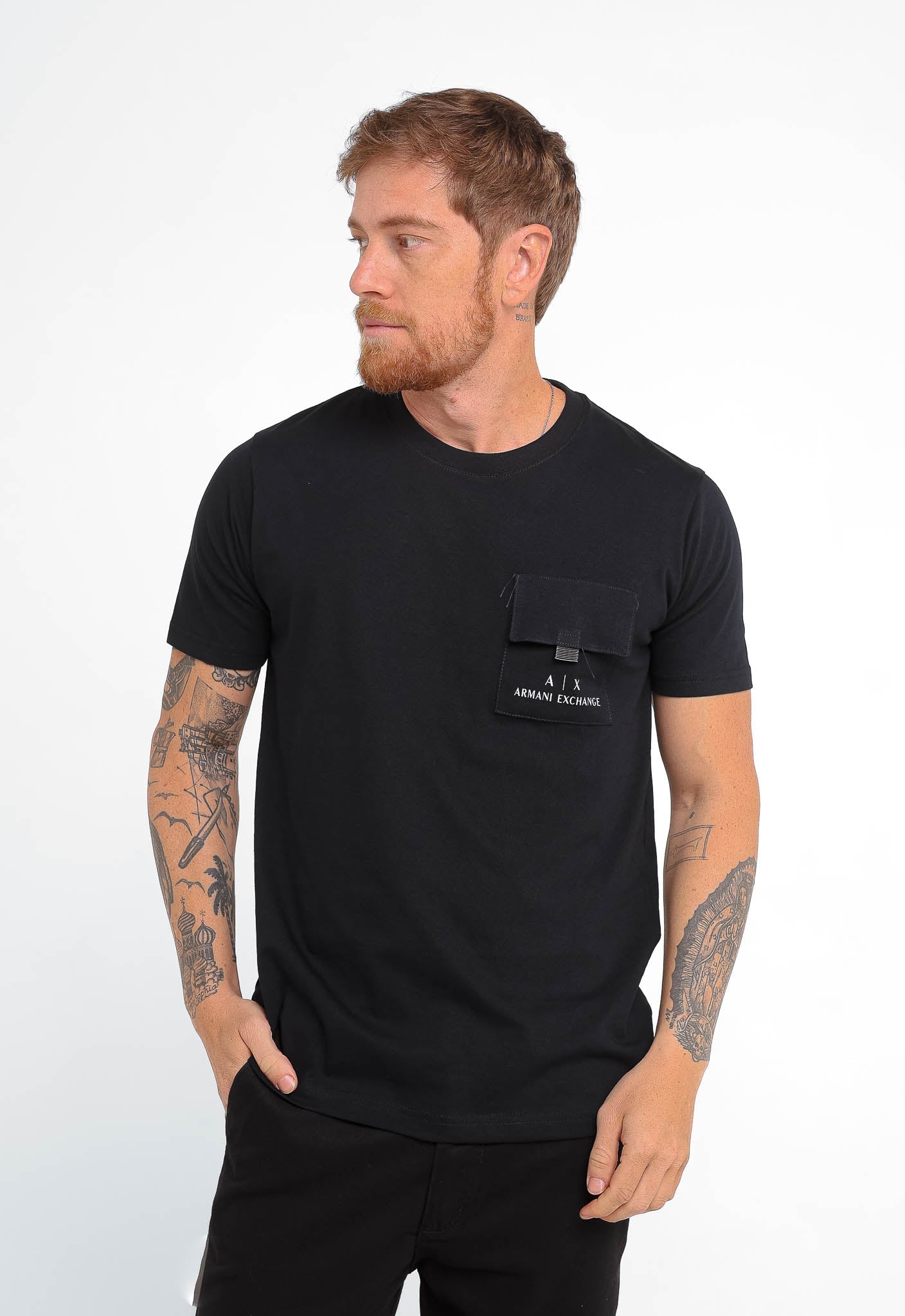 Camiseta Armani Exchange Bolso Peito - Henri Store