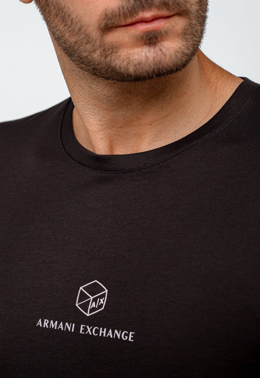 Camiseta Armani Exchange Logo Central Cubo - Henri Store
