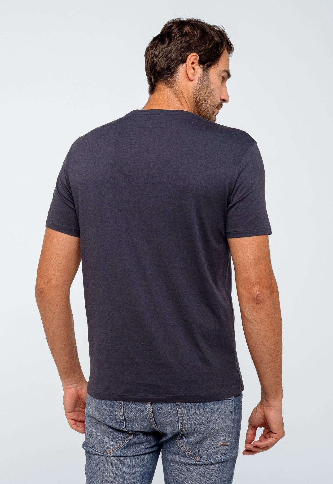 Camiseta Armani Exchange Logo Central Cubo - Henri Store