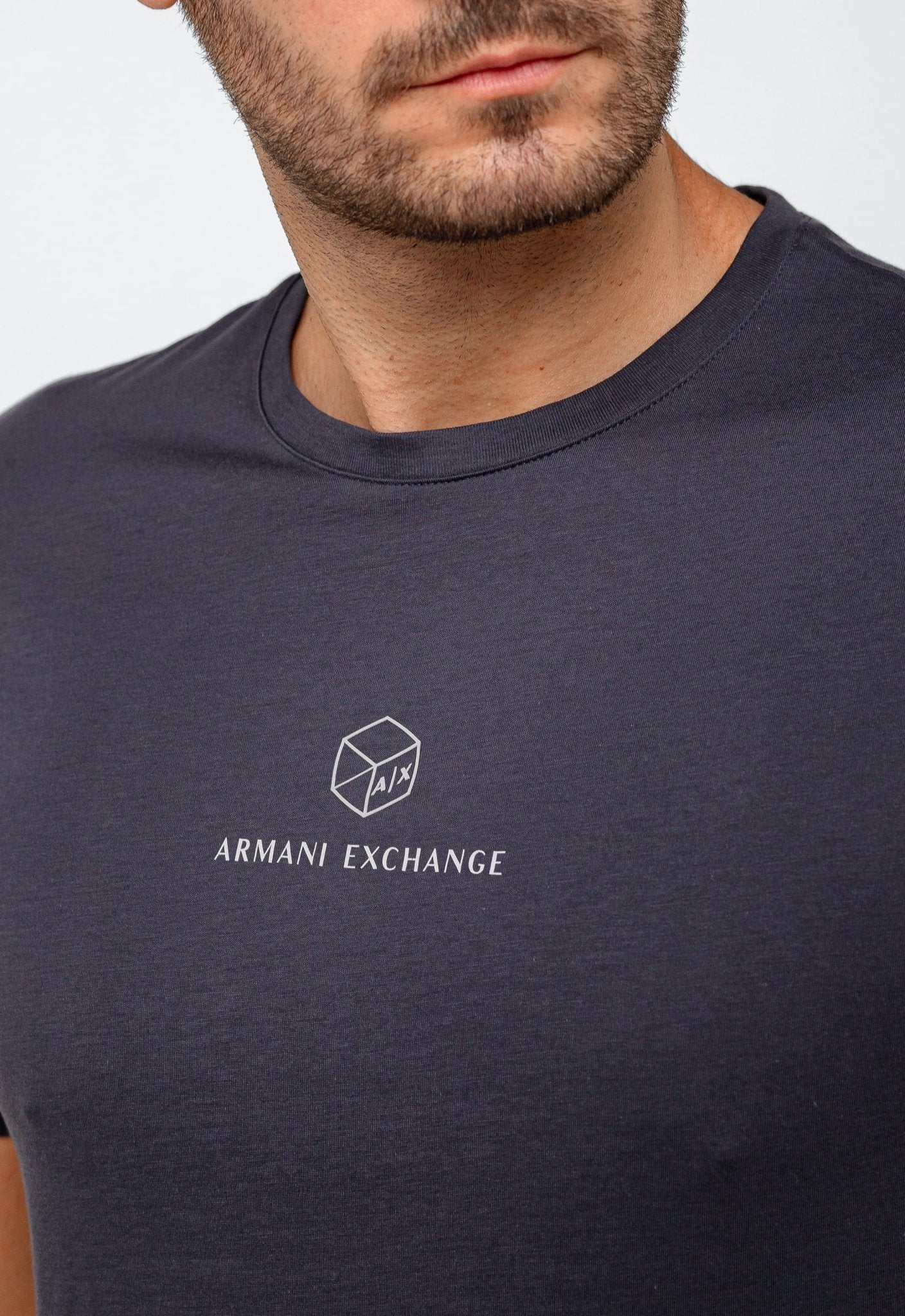 Camiseta Armani Exchange Logo Central Cubo - Henri Store