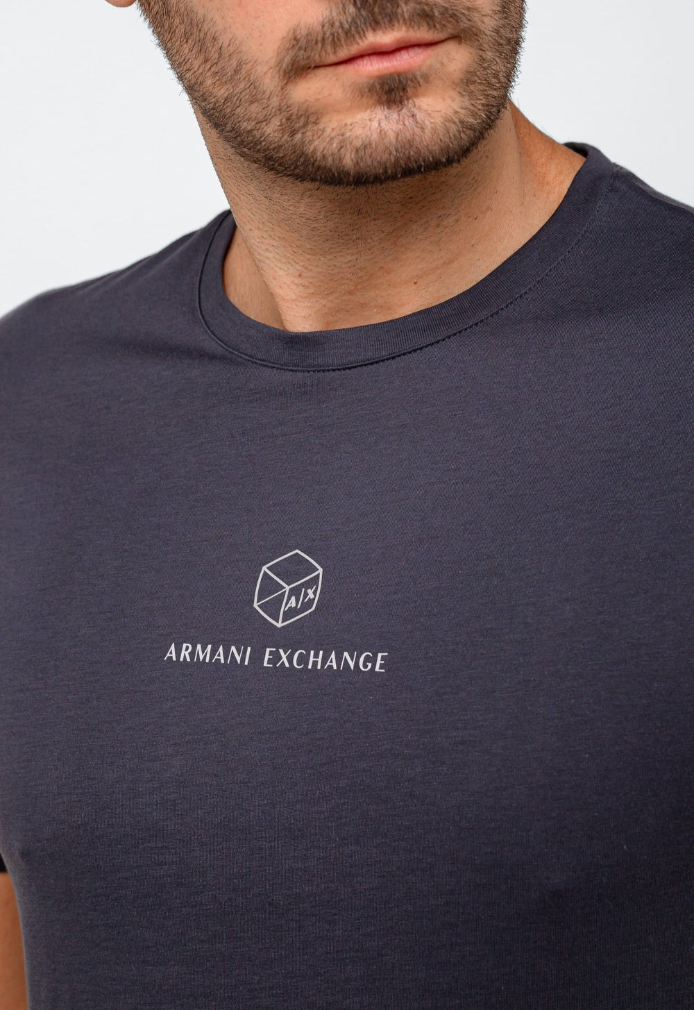 Camiseta Armani Exchange Logo Central Cubo - Henri Store