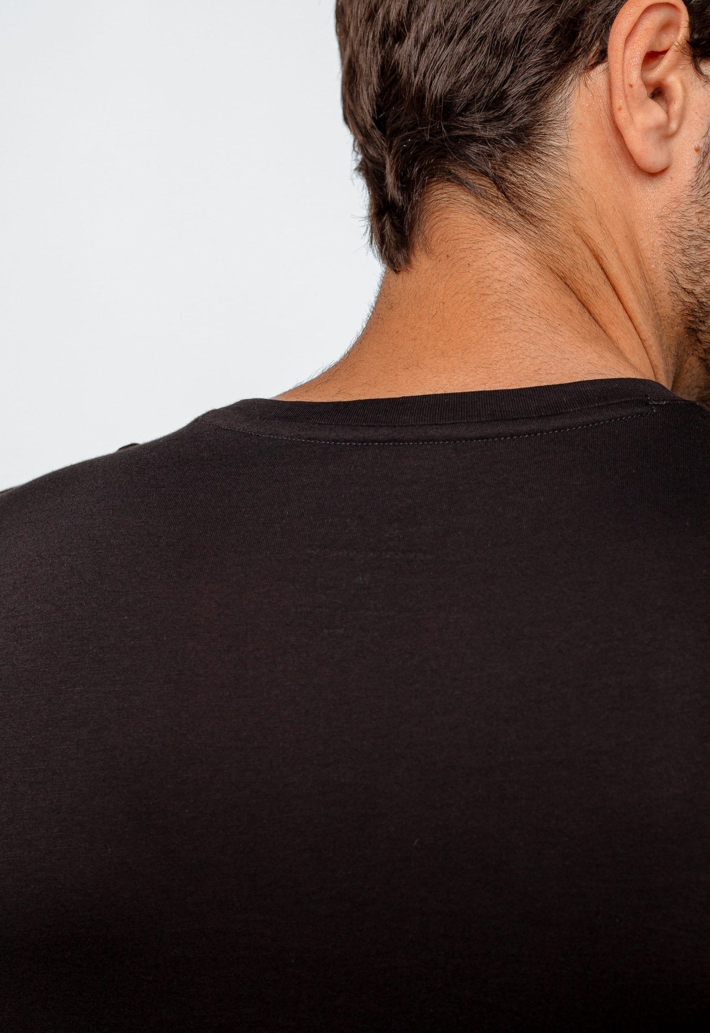 Camiseta Armani Exchange Logo Central Cubo - Henri Store