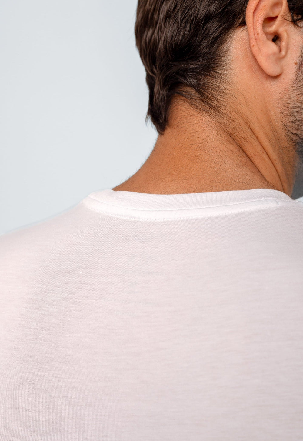 Camiseta Armani Exchange Logo Central Prateado - Henri Store