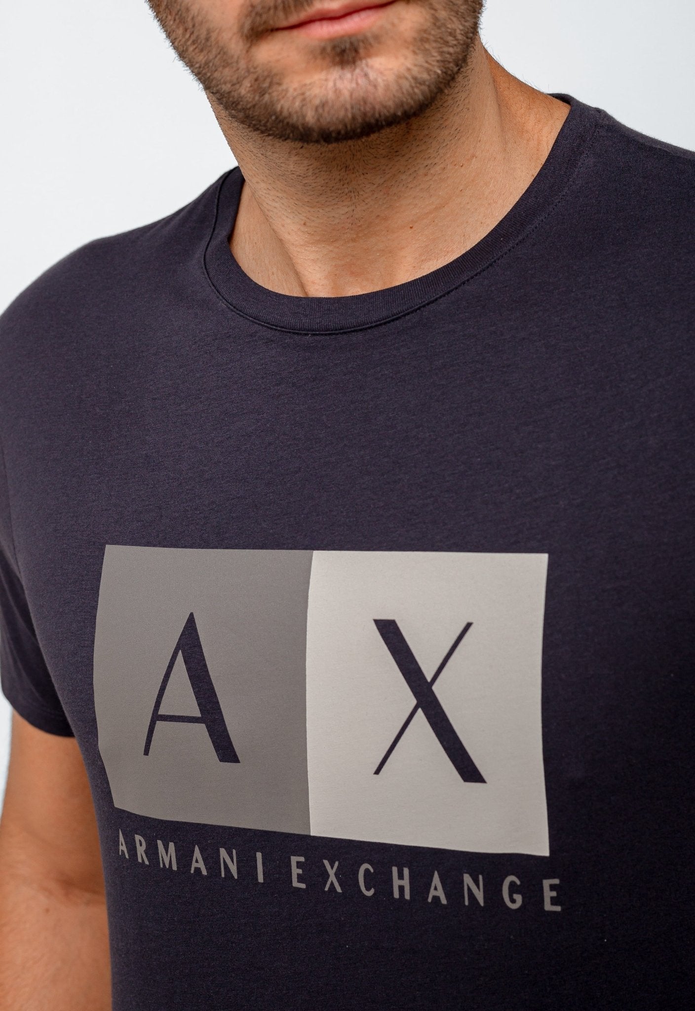 Camiseta Armani Exchange Logo Central - Henri Store