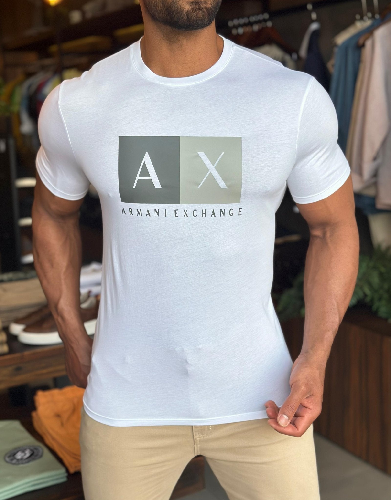 Camiseta Armani Exchange Logo Central - Henri Store