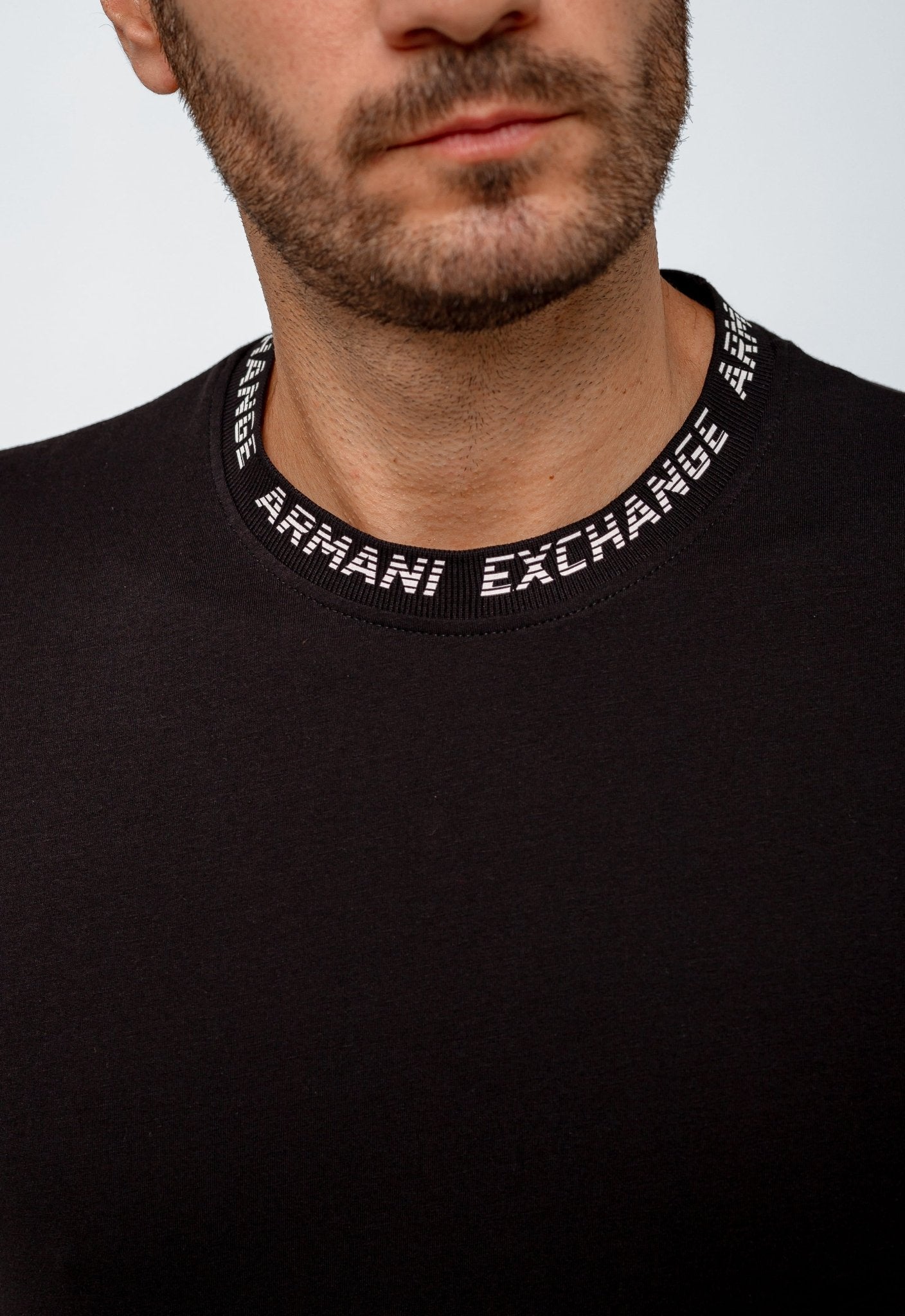 Camiseta Armani Exchange Logo Gola - Henri Store