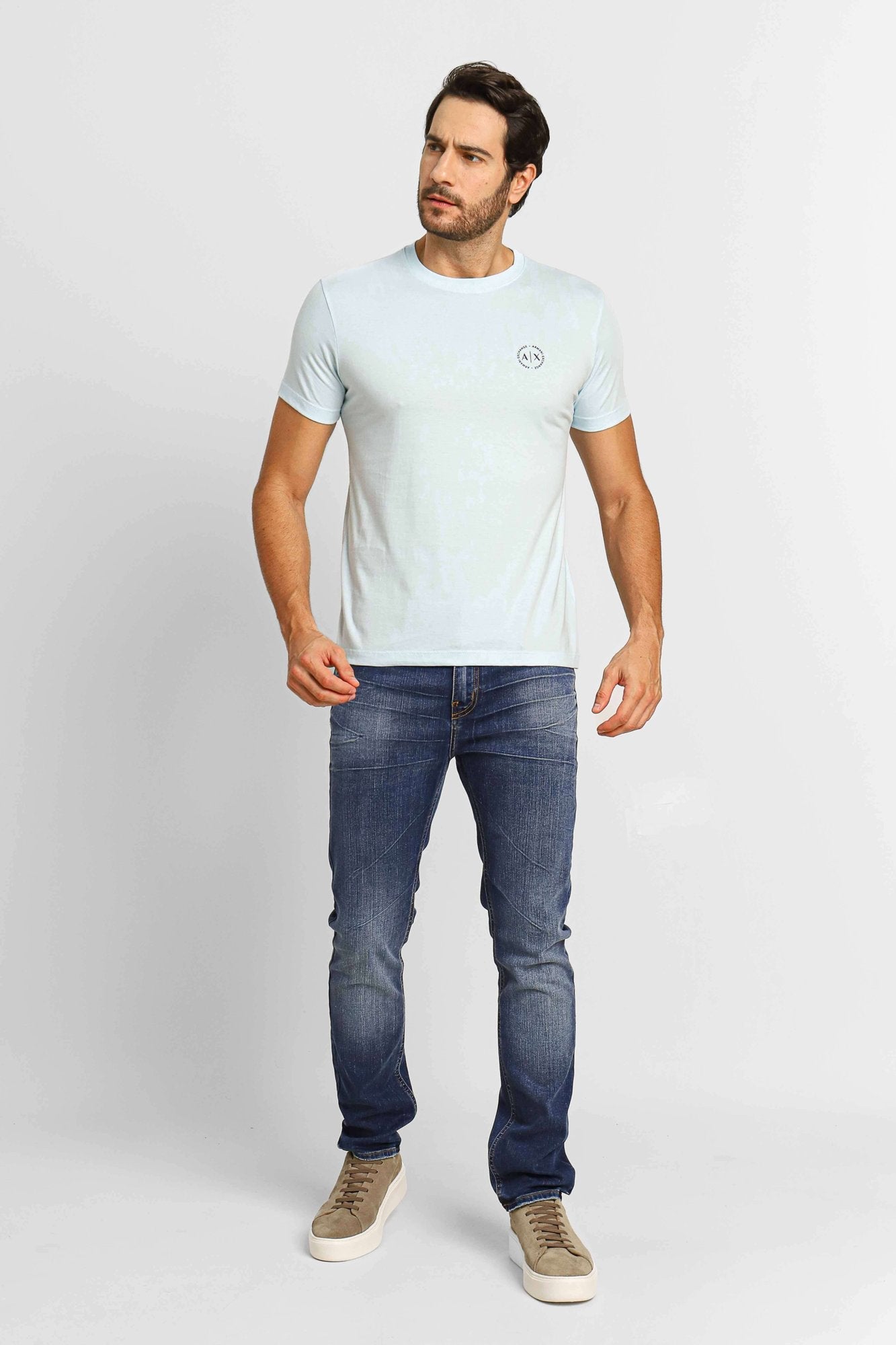 Camiseta Armani Exchange Regular Fit Logo Circular Azul Claro - Henri Store