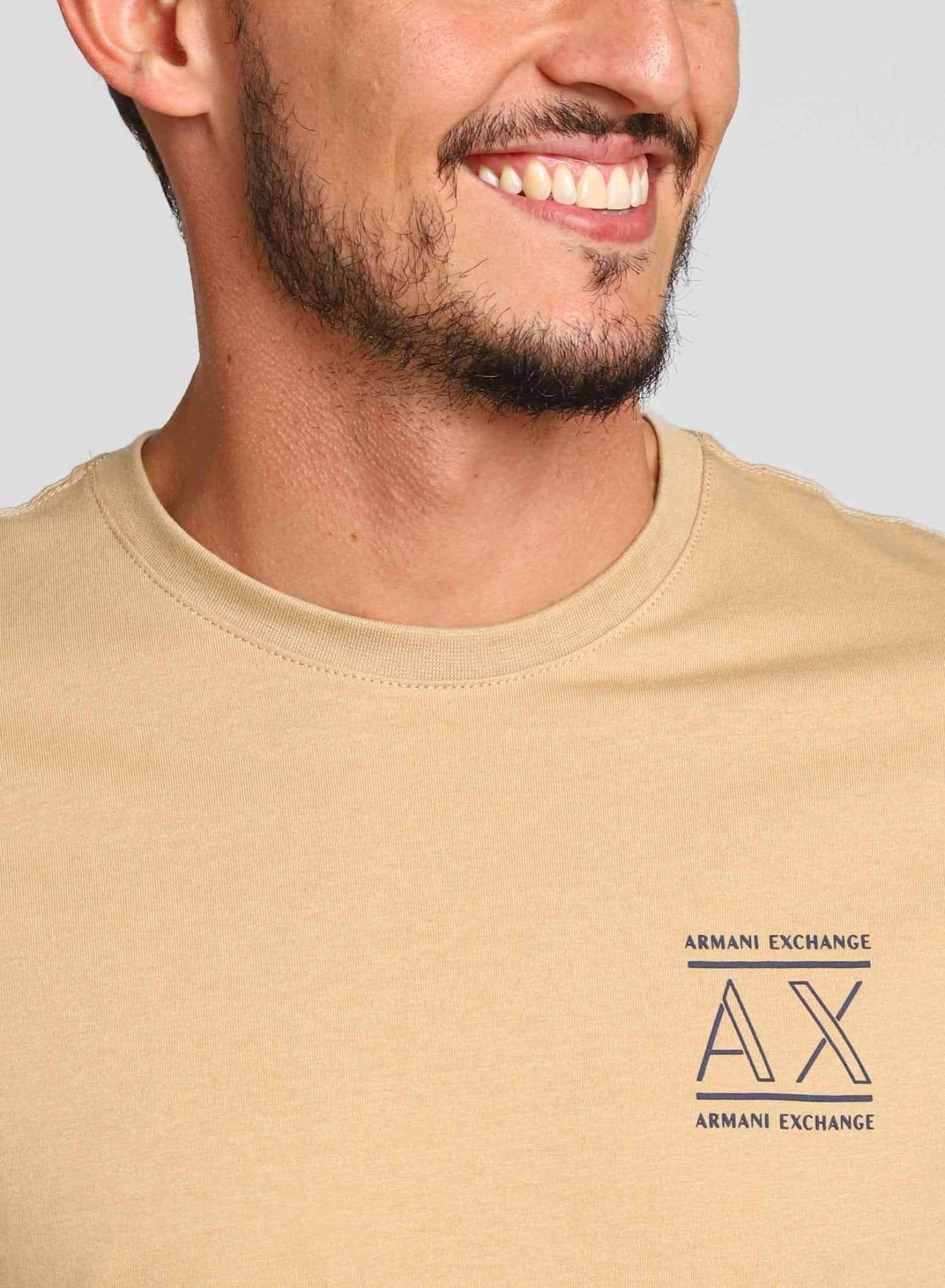 Camiseta Armani Exchange Slim Logo Chest - Henri Store