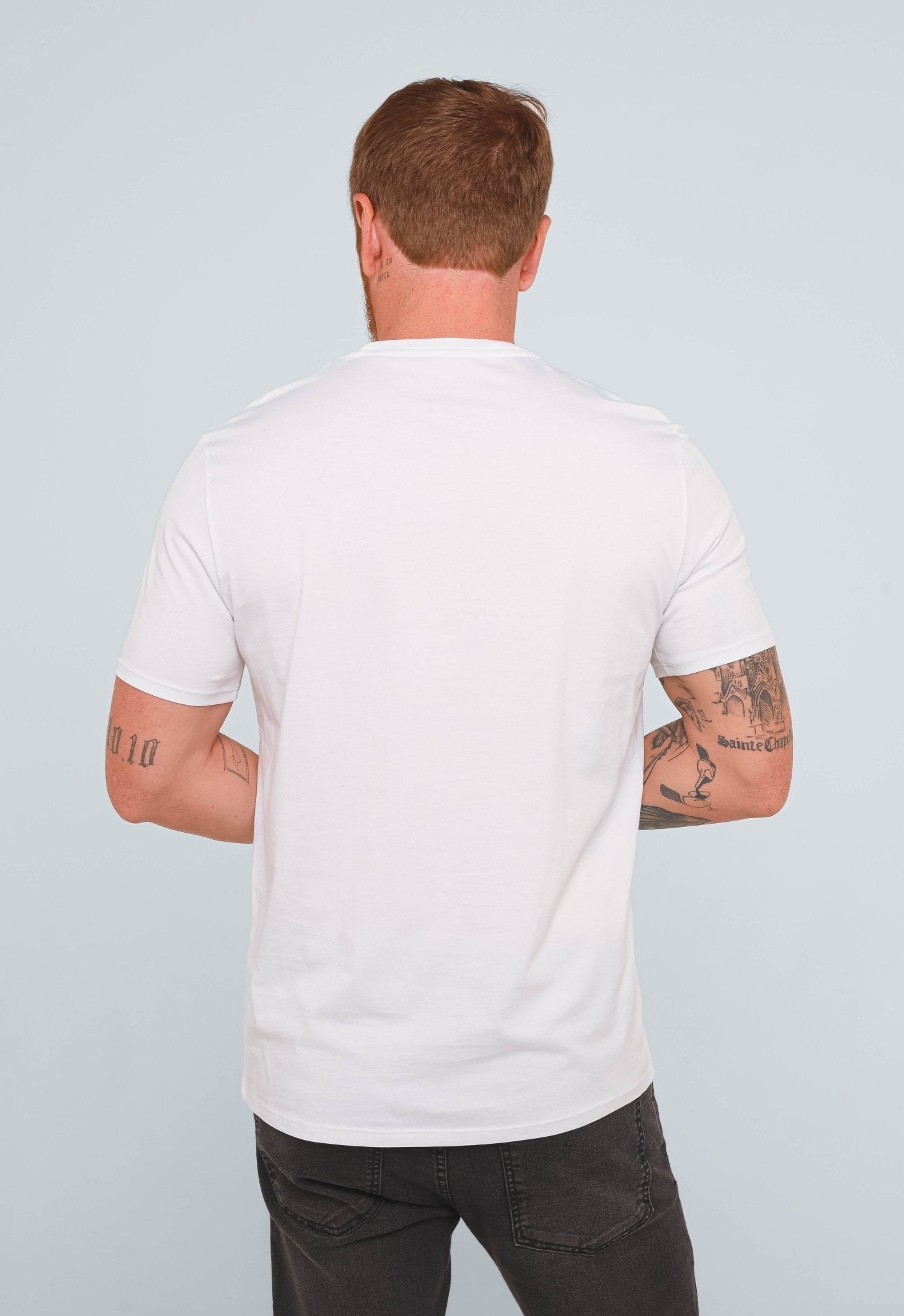 Camiseta Armani Exchange Sustainability Logo Central - Henri Store