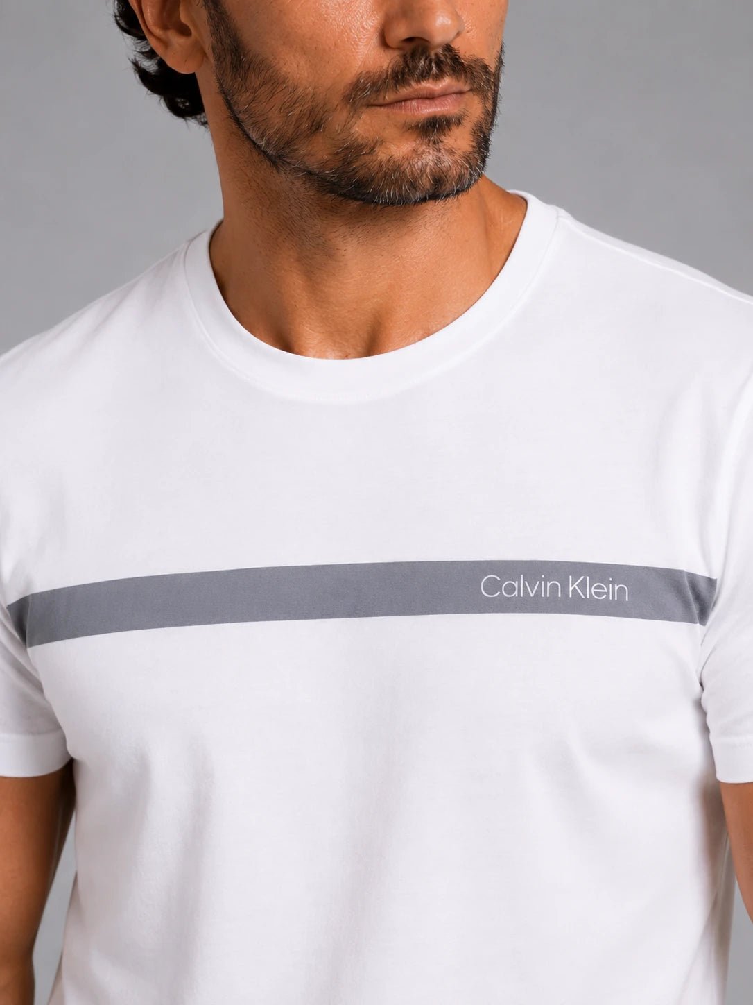 Camiseta Calvin Klein Básica Logo Faixa - LIVE - Henri Store