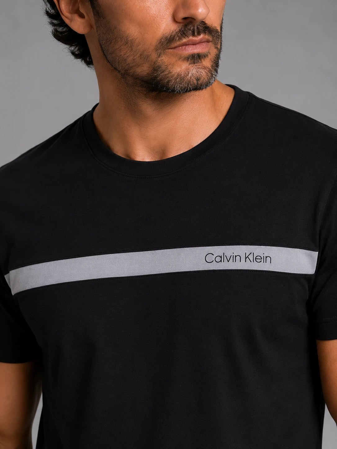 Camiseta Calvin Klein Básica Logo Faixa - LIVE - Henri Store