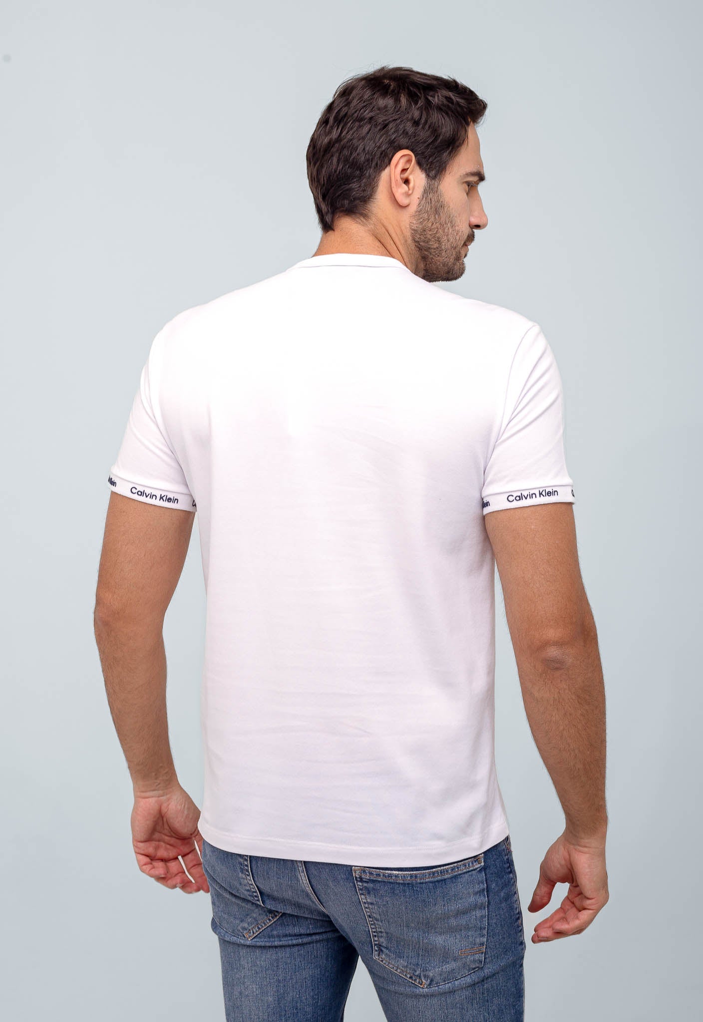 Camiseta Calvin Klein com Logo na Manga - Henri Store