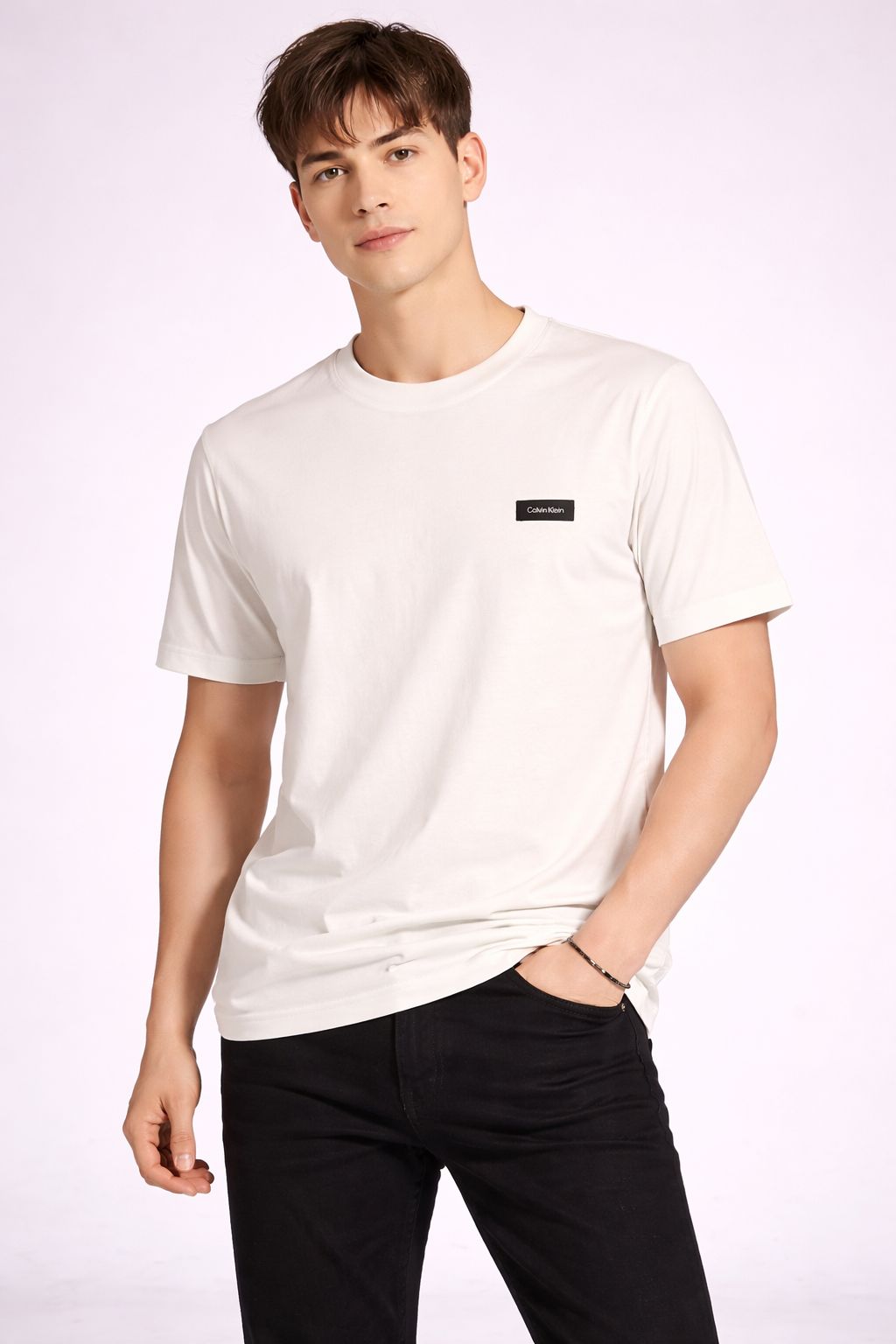 Camiseta Calvin Klein Comfort Fit Básica - Henri Store