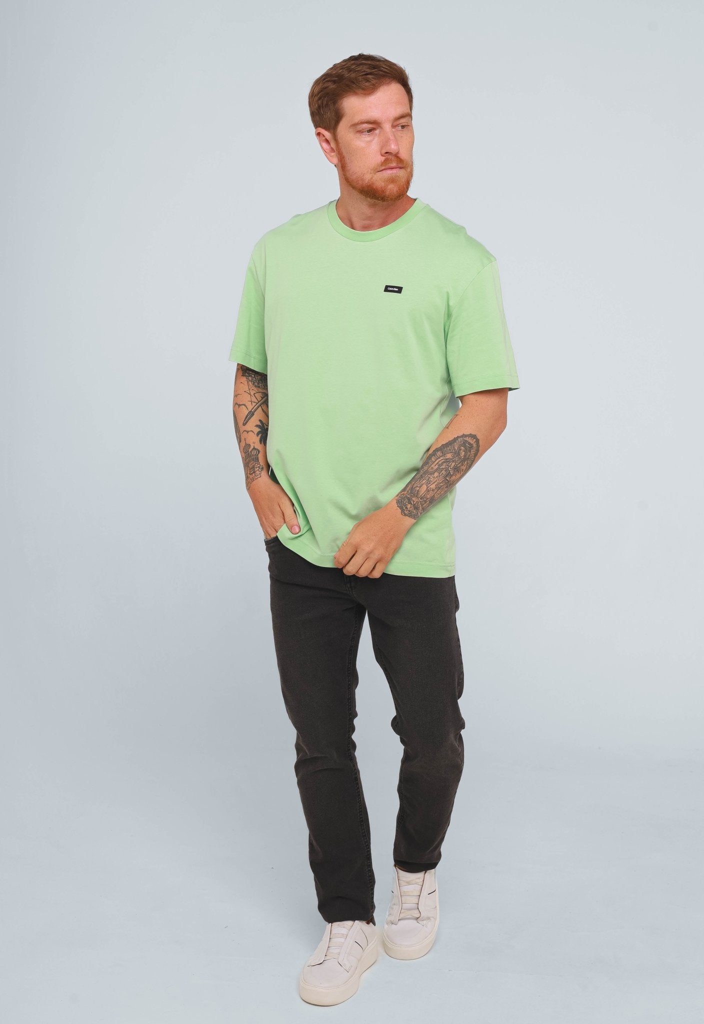 Camiseta Calvin Klein Comfort Fit Básica - Henri Store