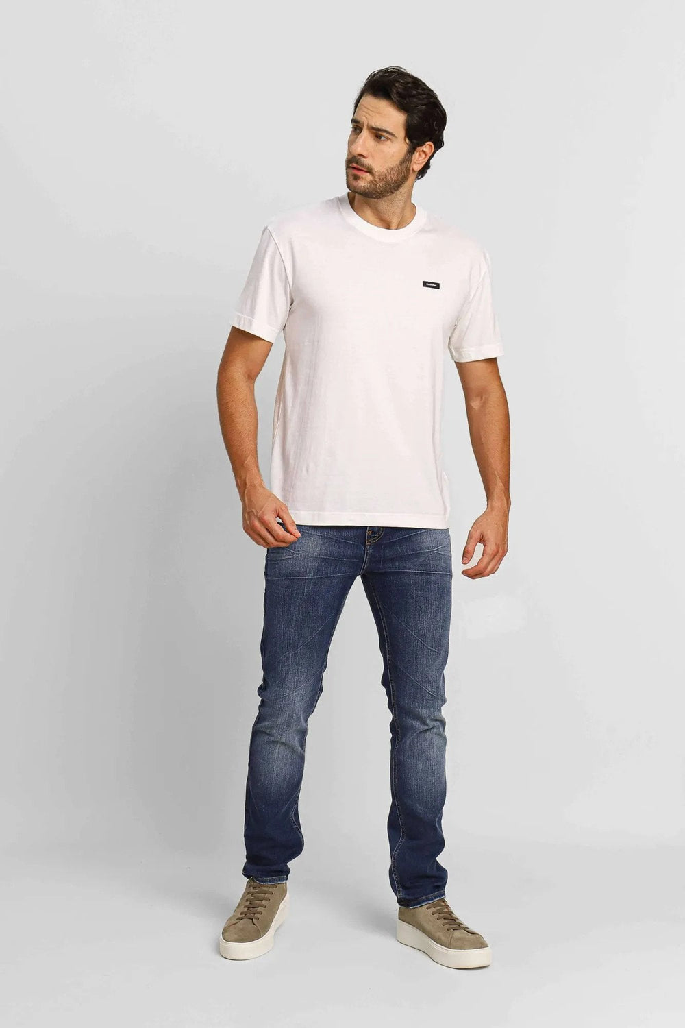 Camiseta Calvin Klein Comfort Fit Básica - Henri Store