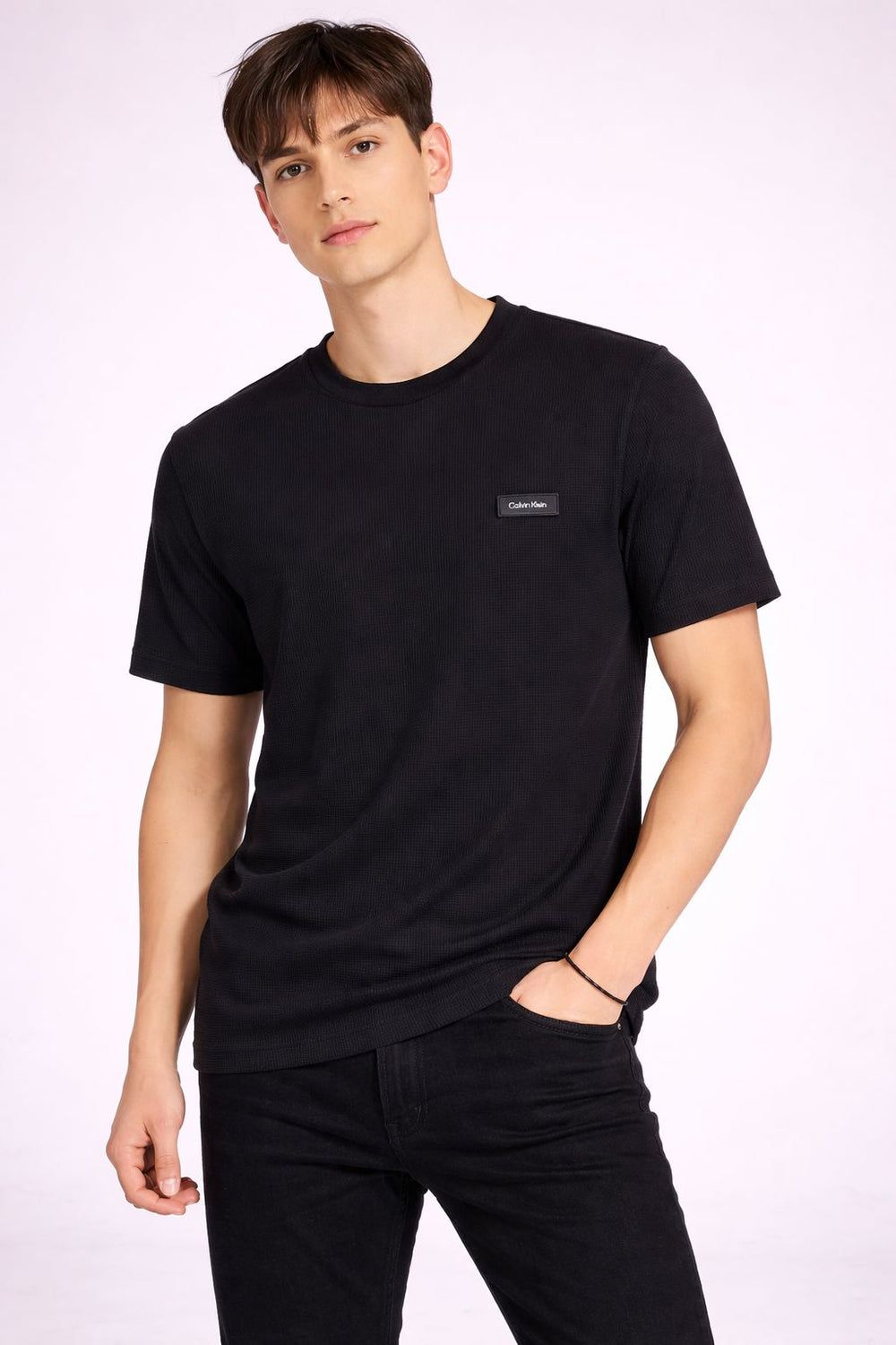 Camiseta Calvin Klein Comfort Fit Básica - Henri Store