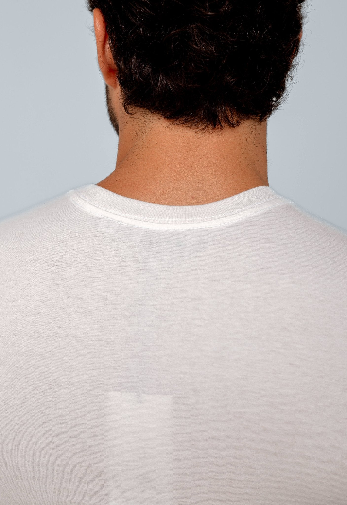 Camiseta Calvin Klein Embossed Logo Central Shine - Henri Store