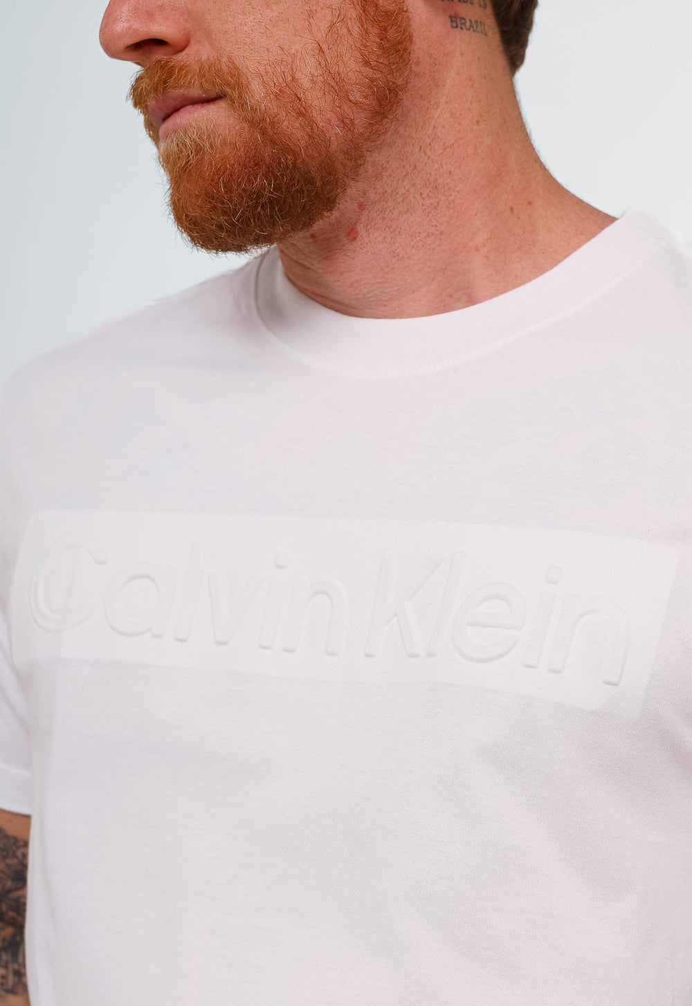 Camiseta Calvin Klein Embossing. - Henri Store